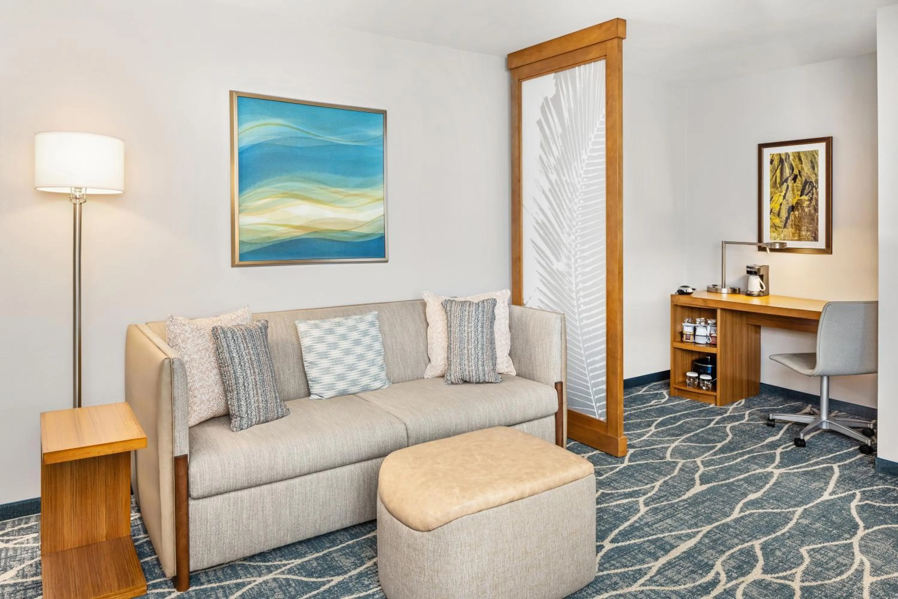 Seating area in Hyatt Place Waikiki Beach