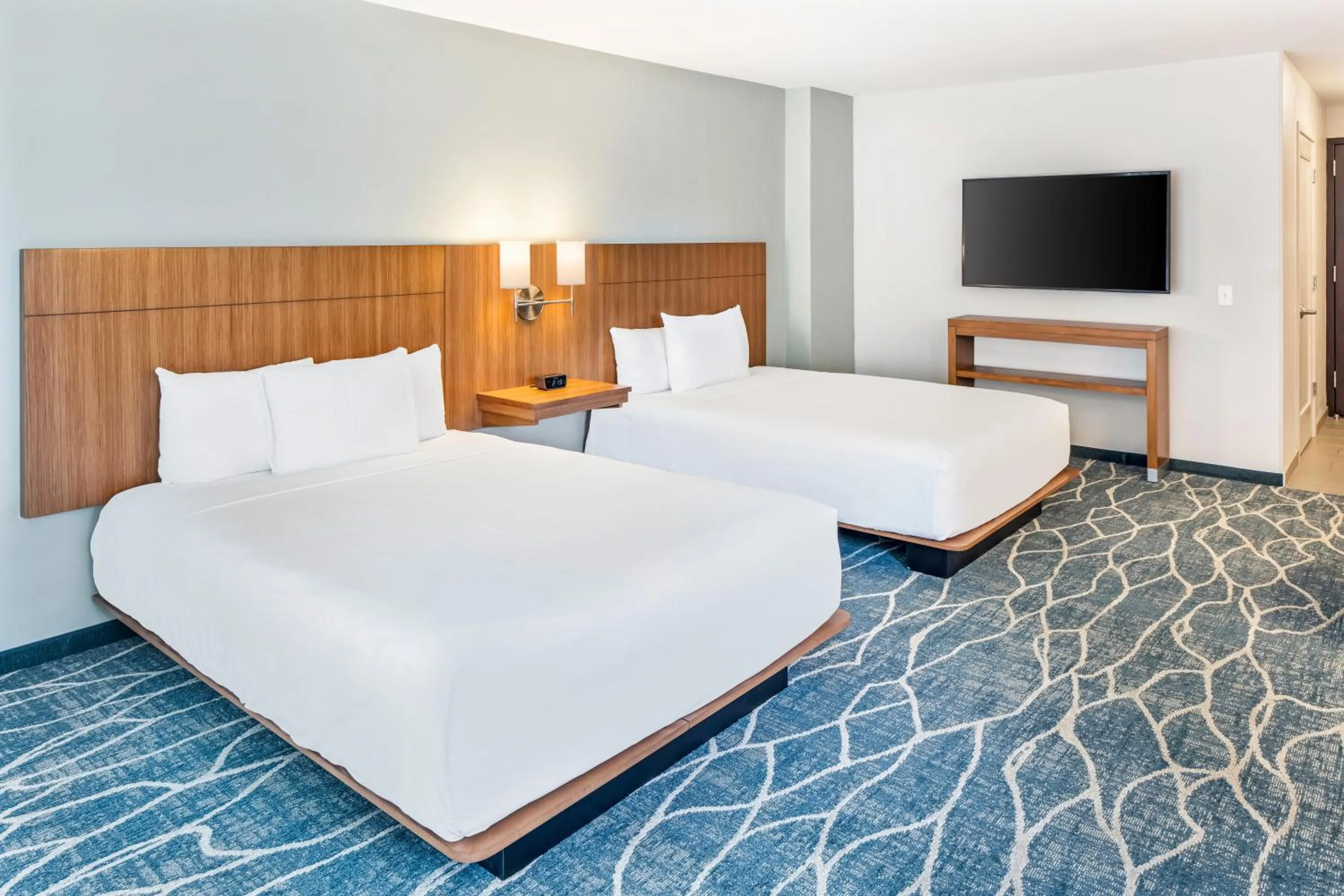 Bedroom, Bed in Hyatt Place Waikiki Beach