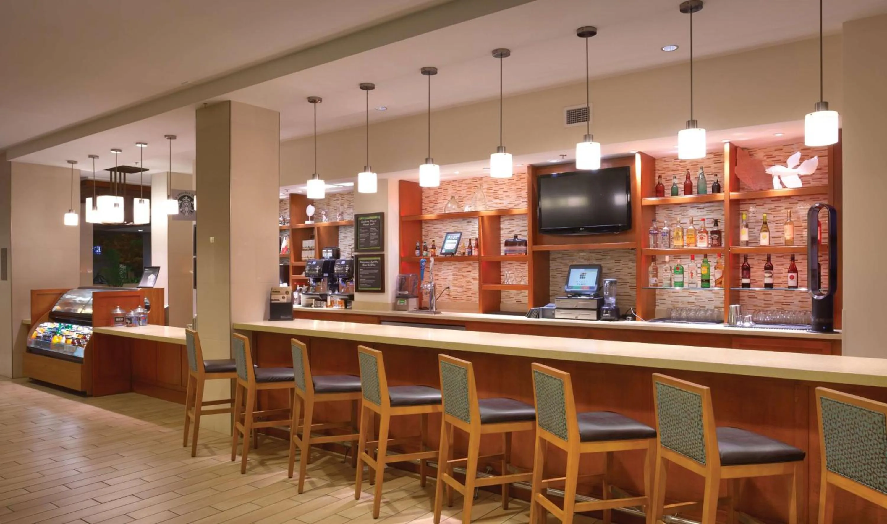 Lounge or bar in Hyatt Place Waikiki Beach