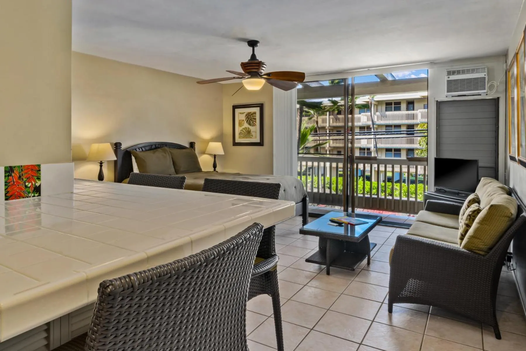 Property building in Castle Kona Bali Kai