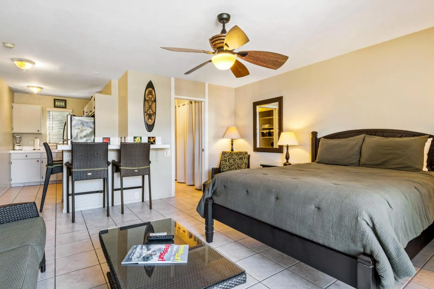 Property building, Bed in Castle Kona Bali Kai