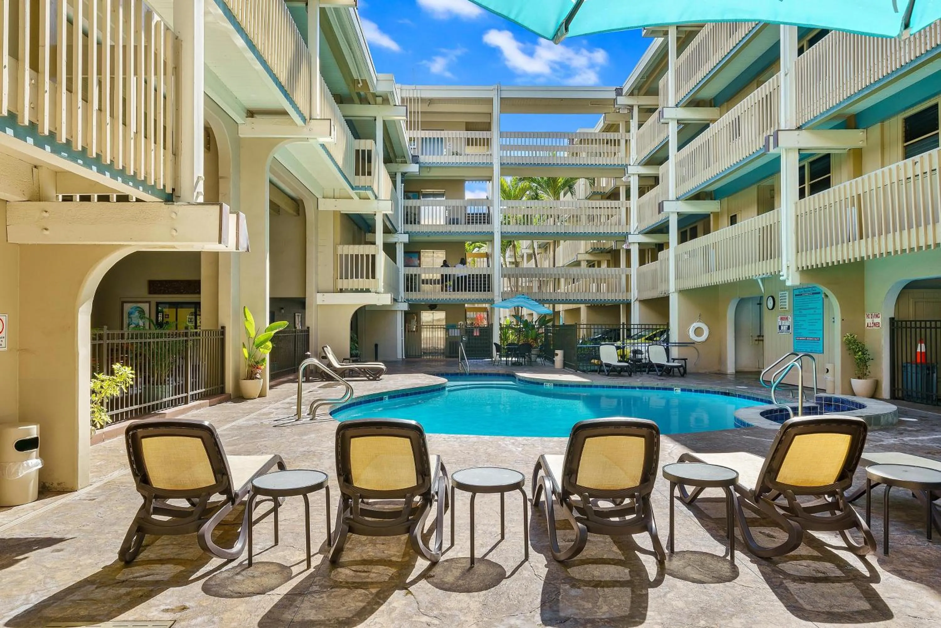 Property building in Castle Kona Bali Kai