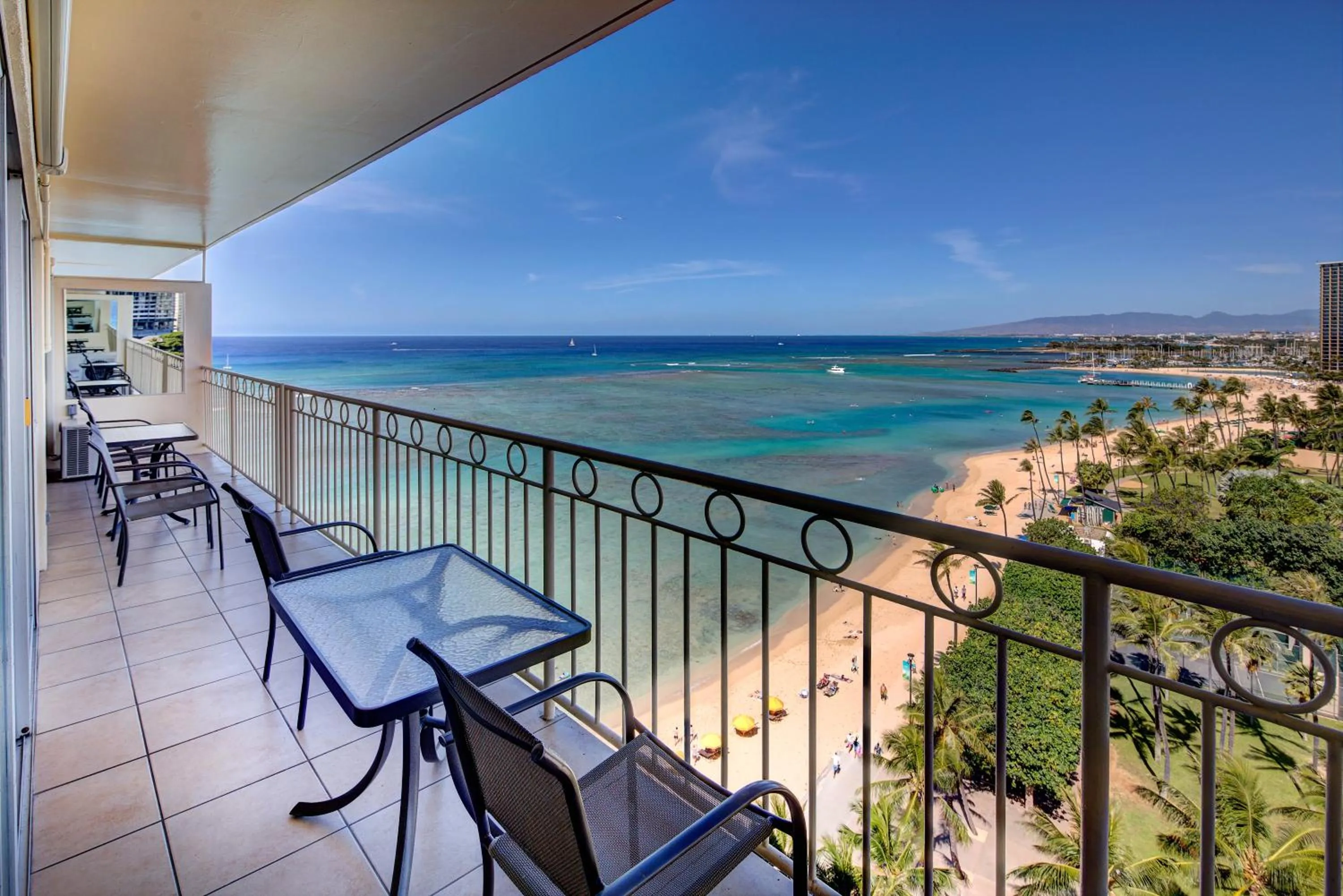 Balcony/Terrace in Castle Waikīkī Shore