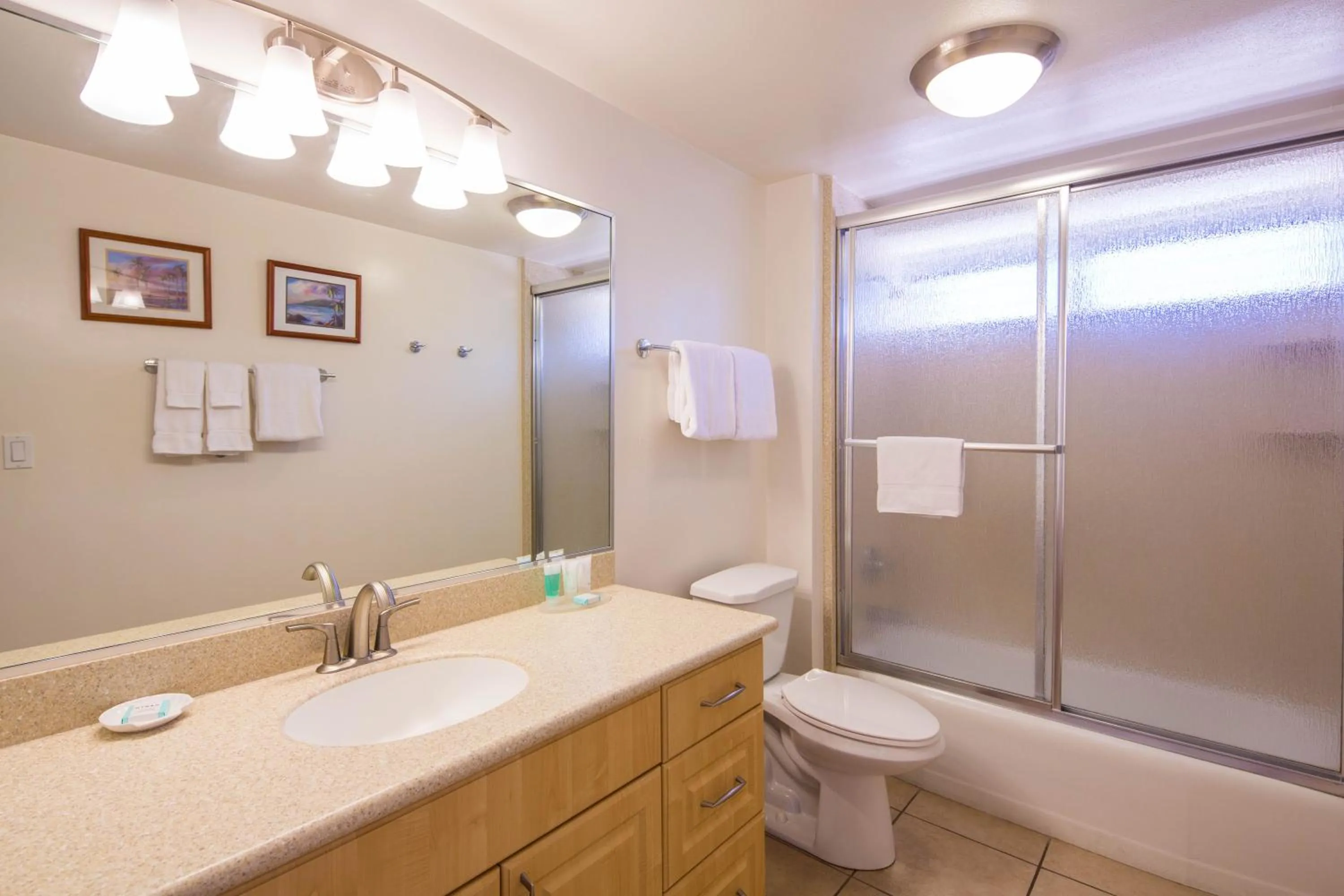 Bathroom in Castle Waikīkī Shore