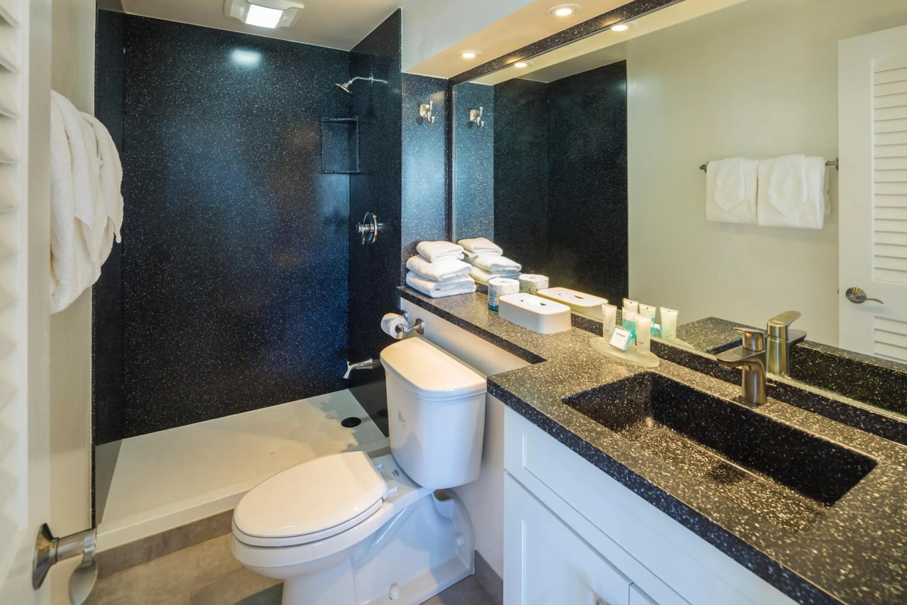 Bathroom in Castle Waikīkī Shore