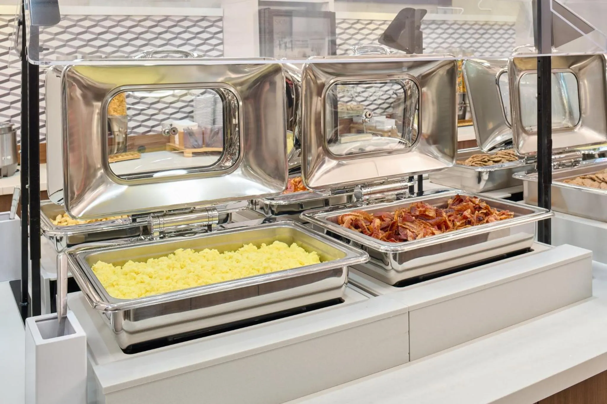 Restaurant/places to eat in Holiday Inn Express Waikiki by IHG