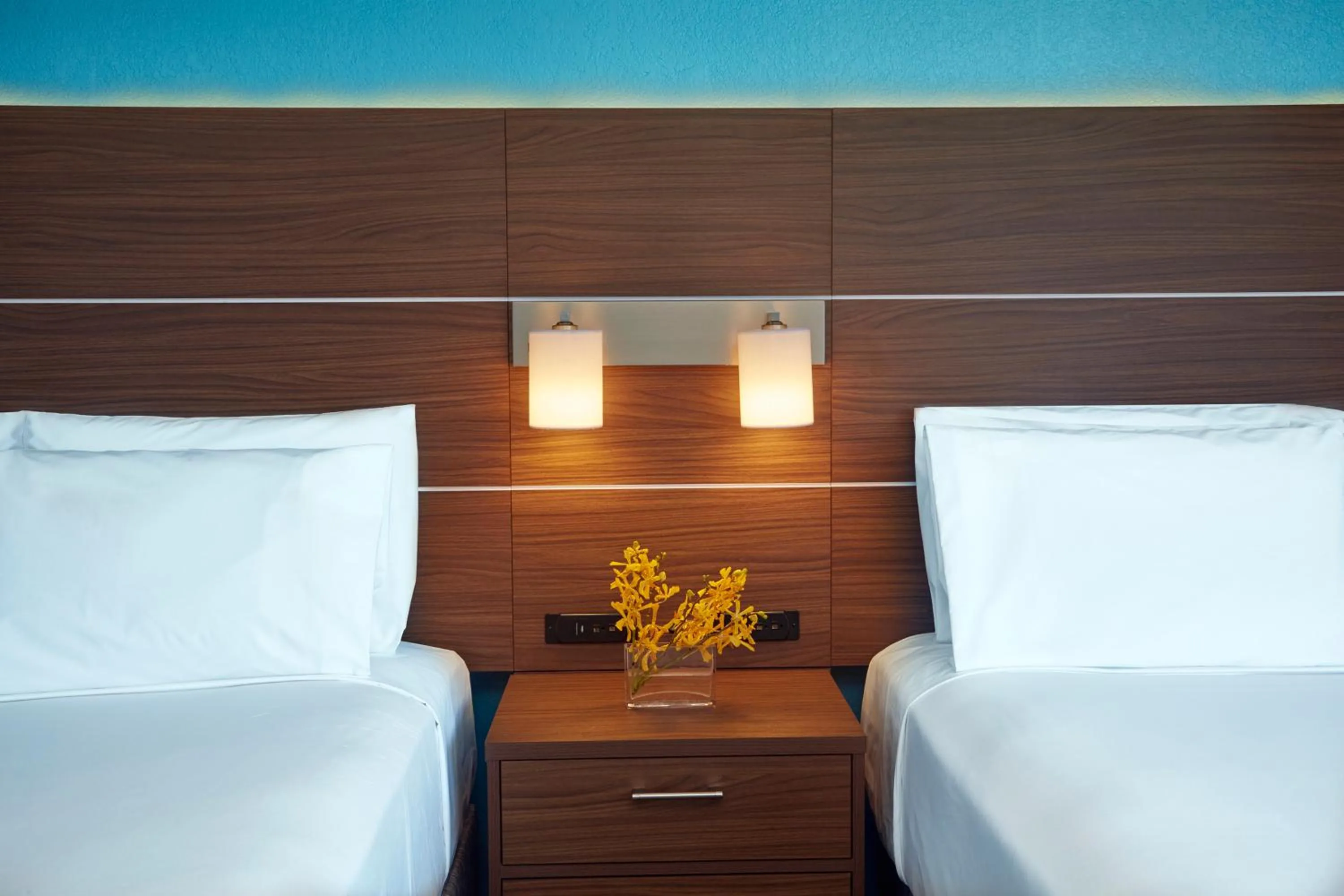 Bed in Holiday Inn Express Waikiki by IHG