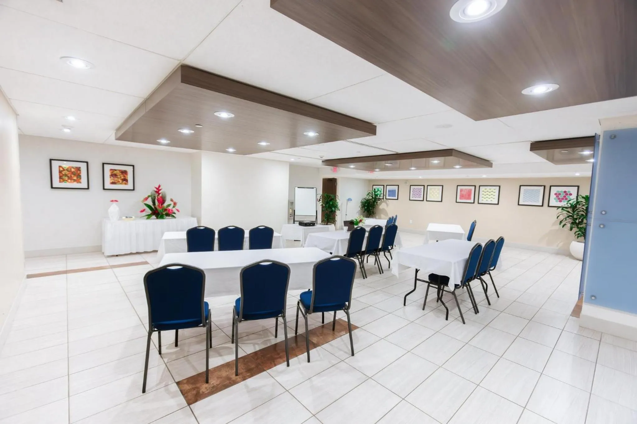 Meeting/conference room in Holiday Inn Express Waikiki by IHG