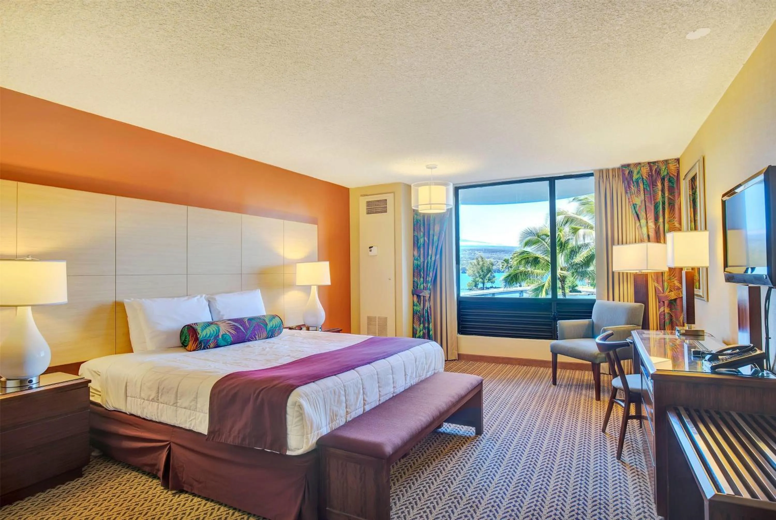 Photo of the whole room, Bed in Hilo Hawaiian Hotel, Trademark Collection by Wyndham