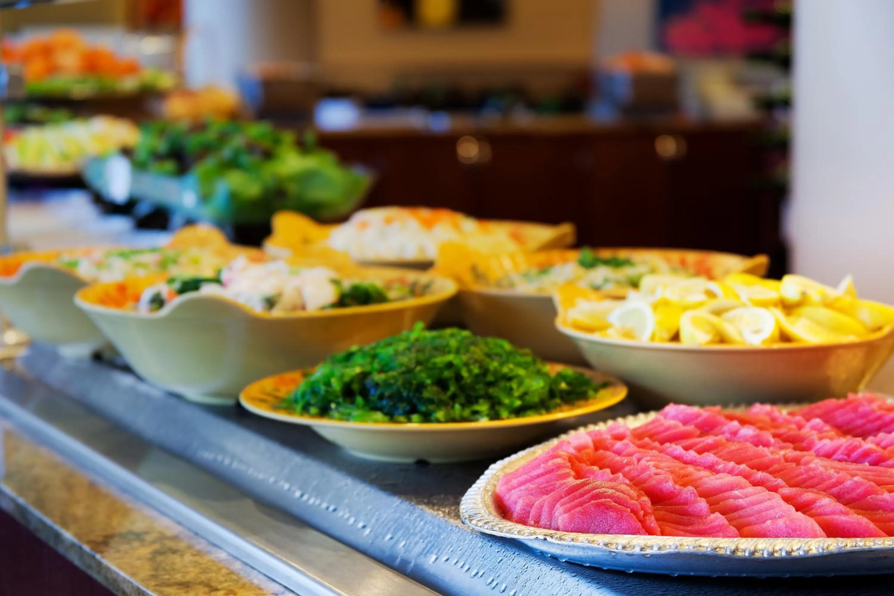 Restaurant/places to eat in Hilo Hawaiian Hotel, Trademark Collection by Wyndham