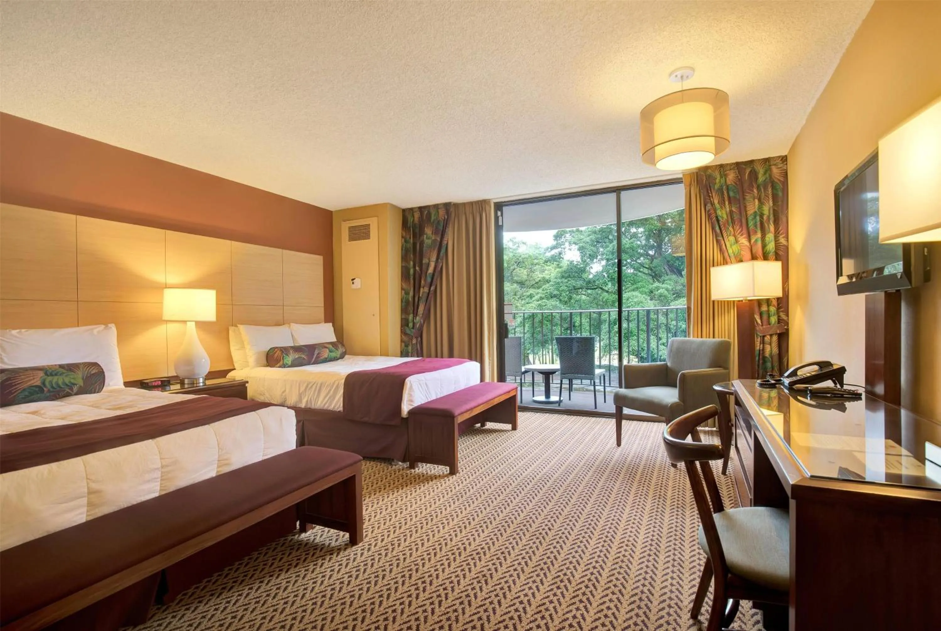 Photo of the whole room, Bed in Hilo Hawaiian Hotel, Trademark Collection by Wyndham