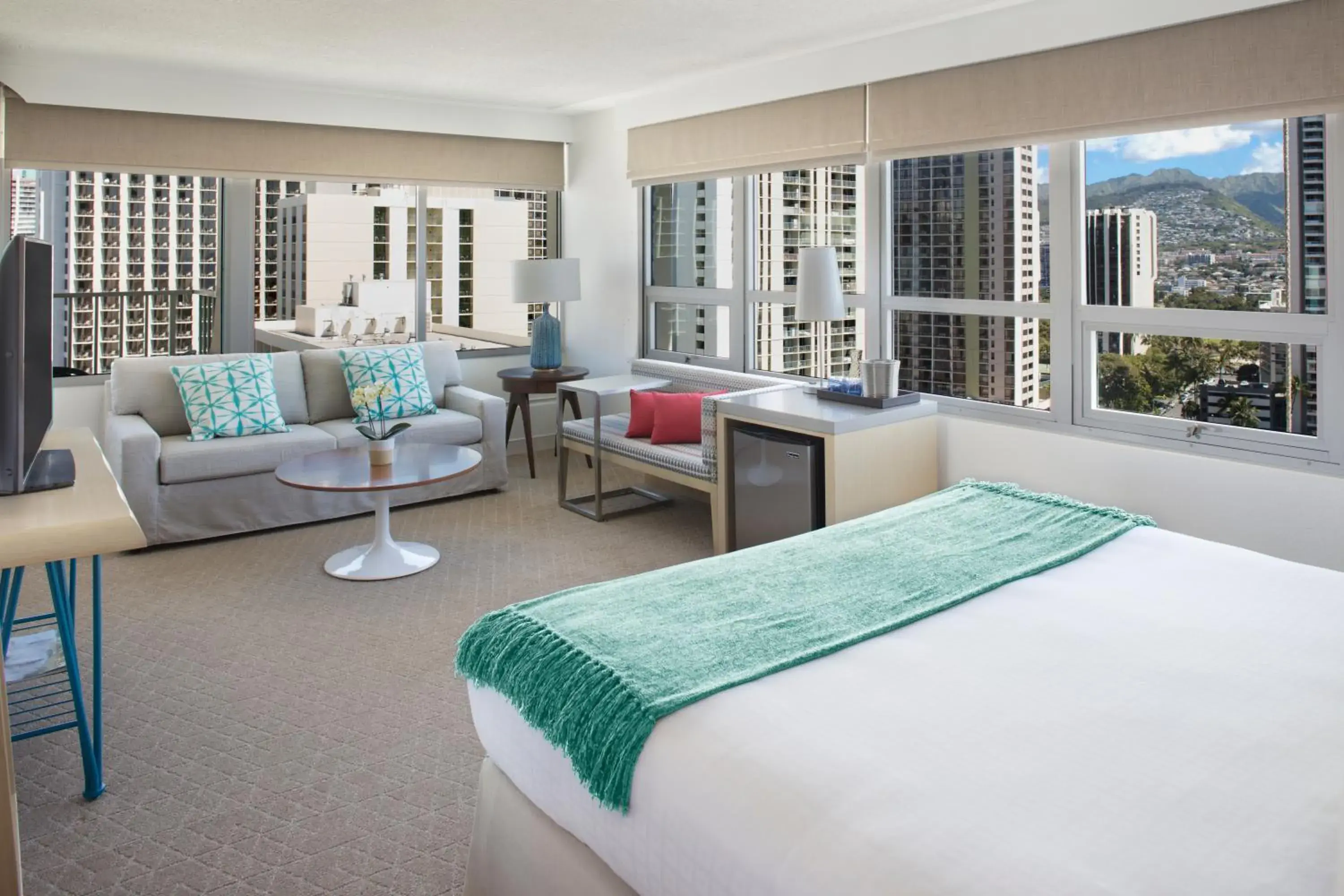 City View Balcony, King in Queen Kapiolani Hotel City View Balcony, King in Queen Kapiolani Hotel