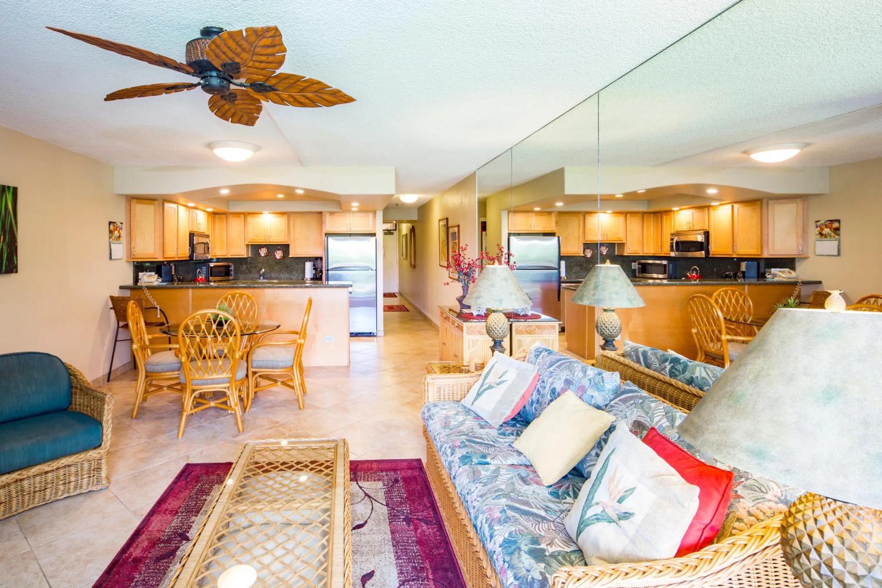 Living room in Castle Kama'ole Sands