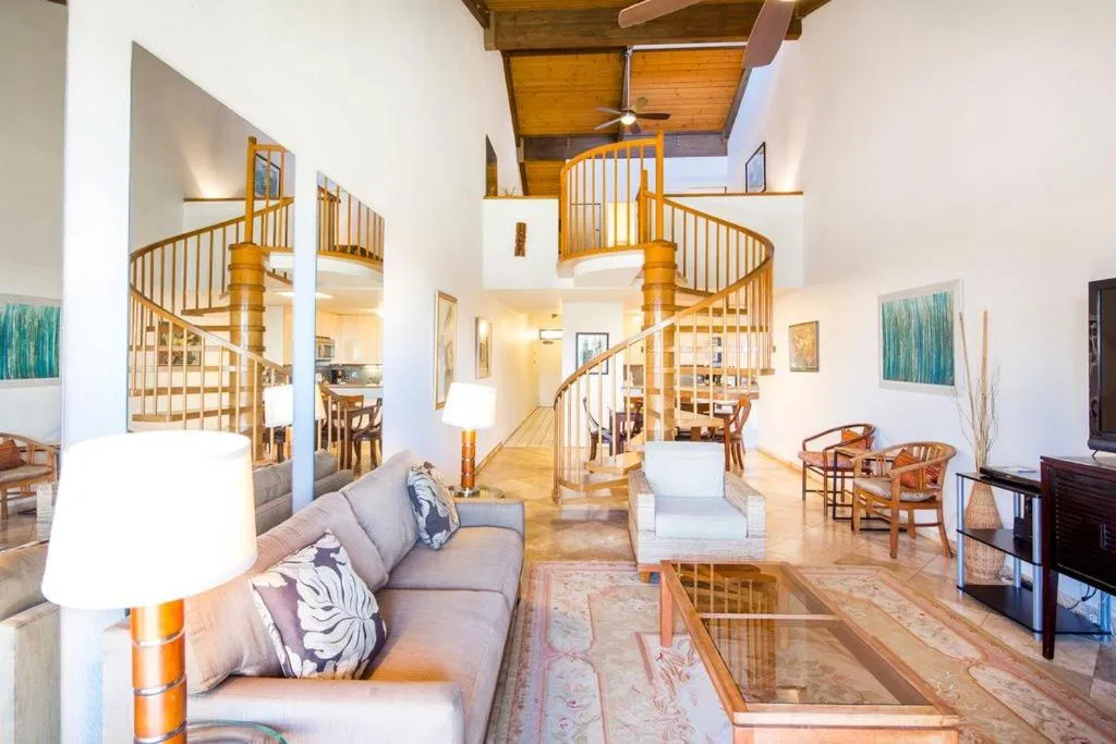 Living room, Bed in Castle Kama'ole Sands