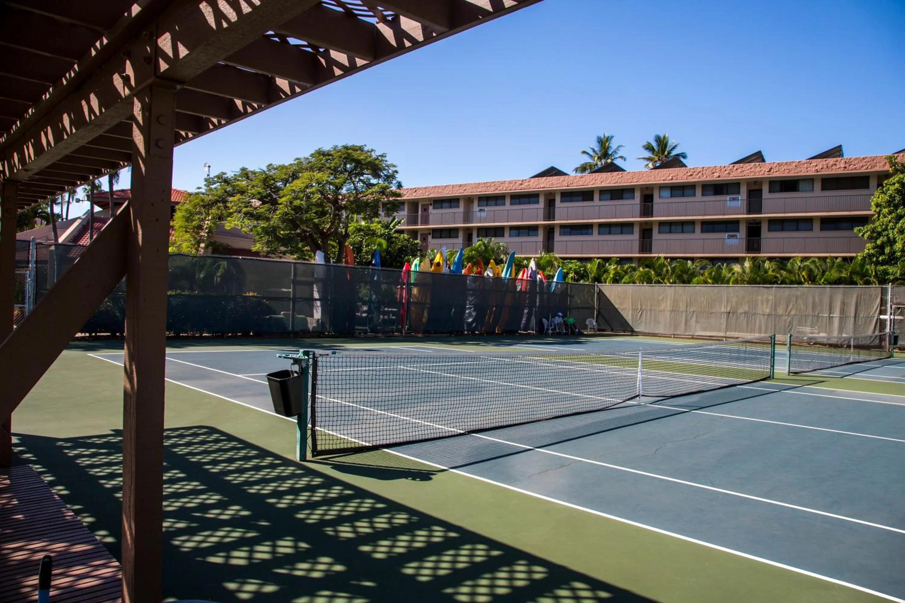 Tennis court in Castle Kama'ole Sands