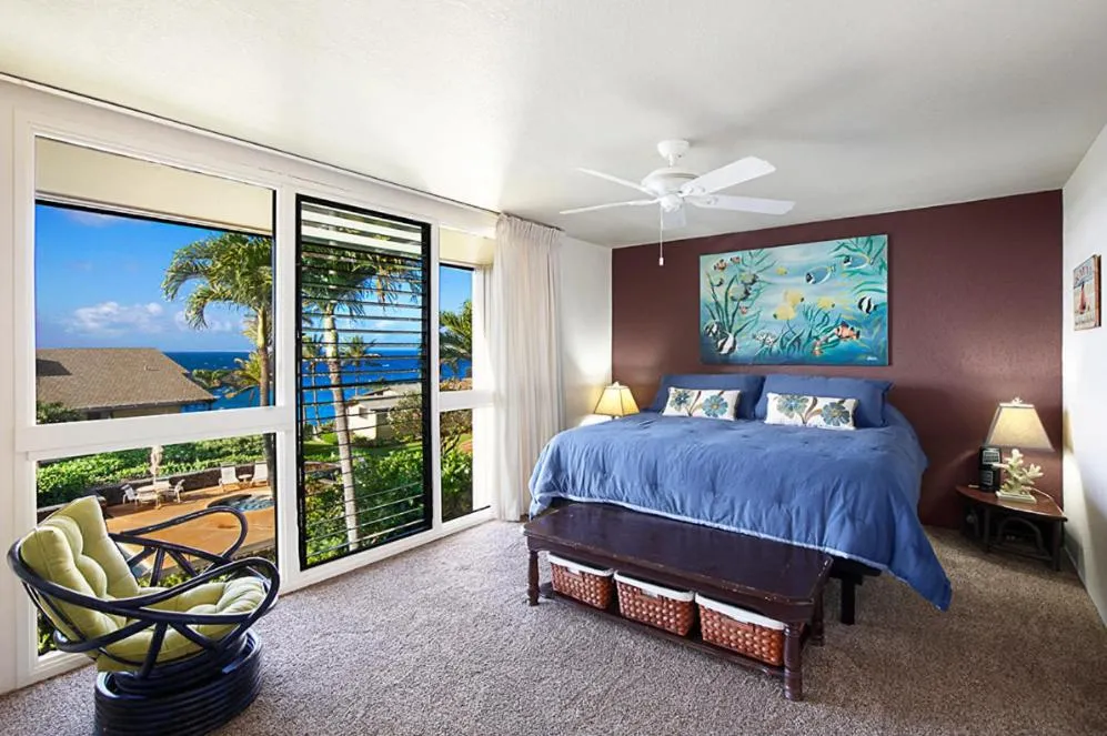 Property building, Bed in Castle At Makahuena At Poipu