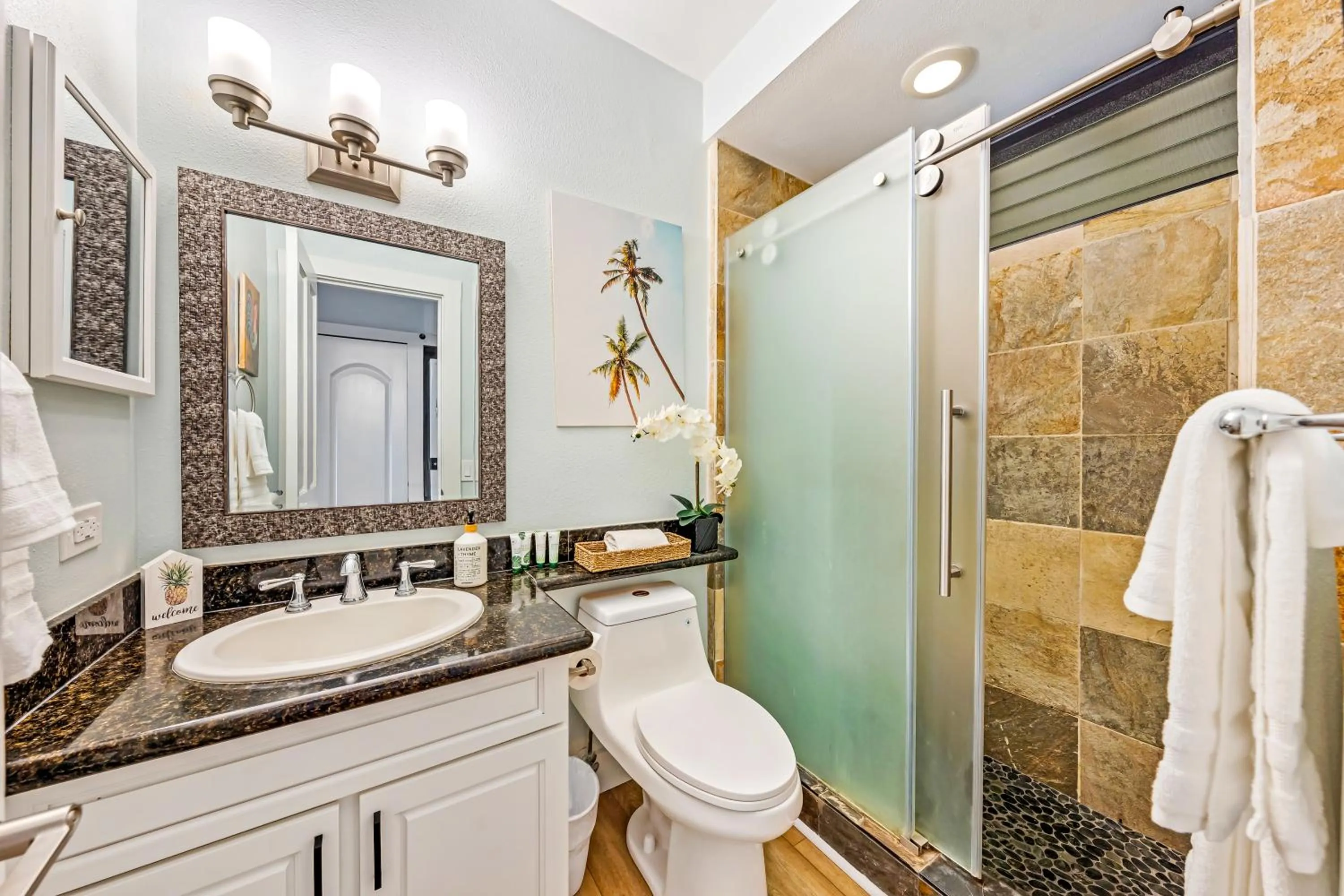 Bathroom in Castle Po'ipū Shores