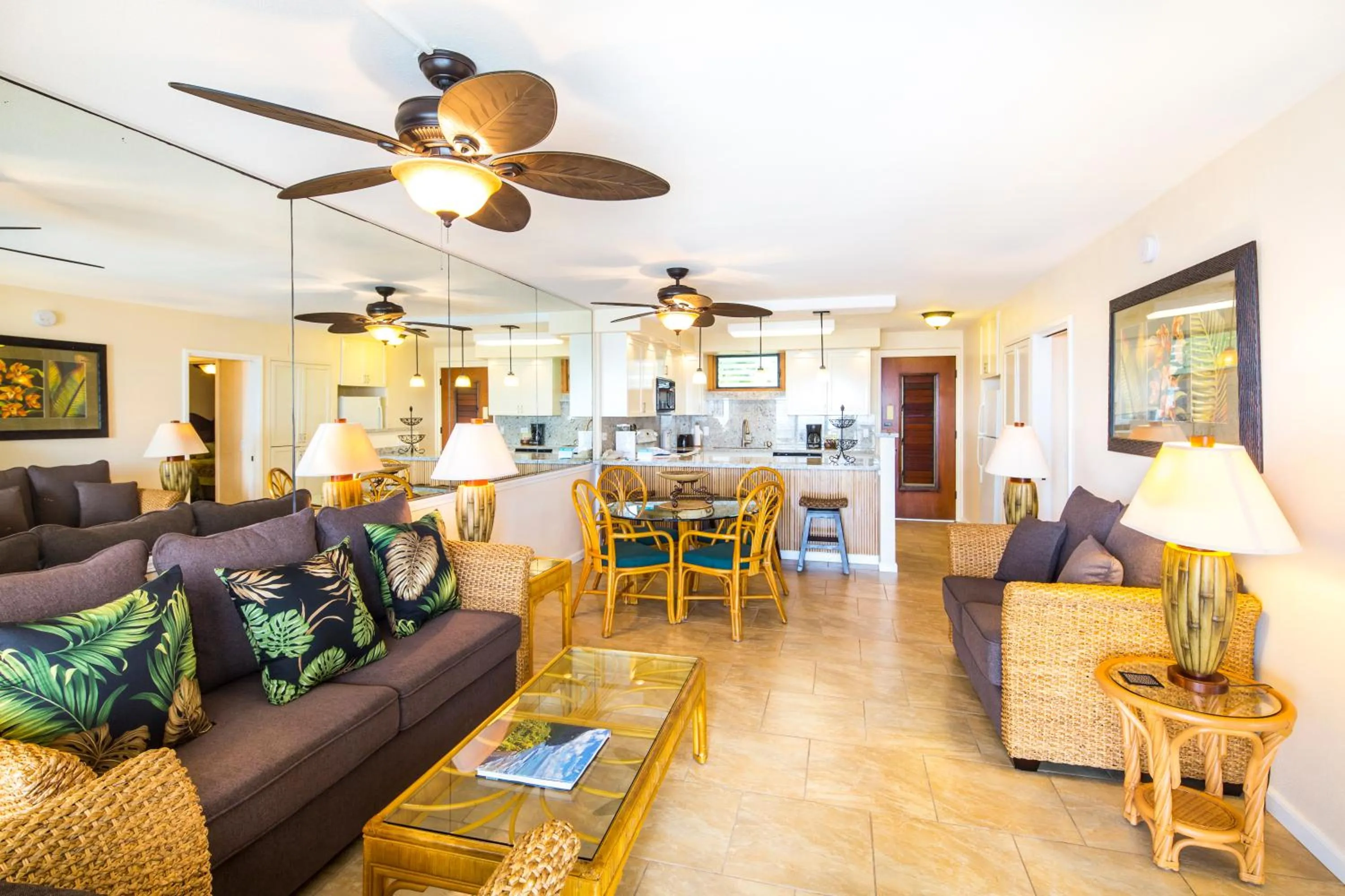 Living room in Castle Po'ipū Shores