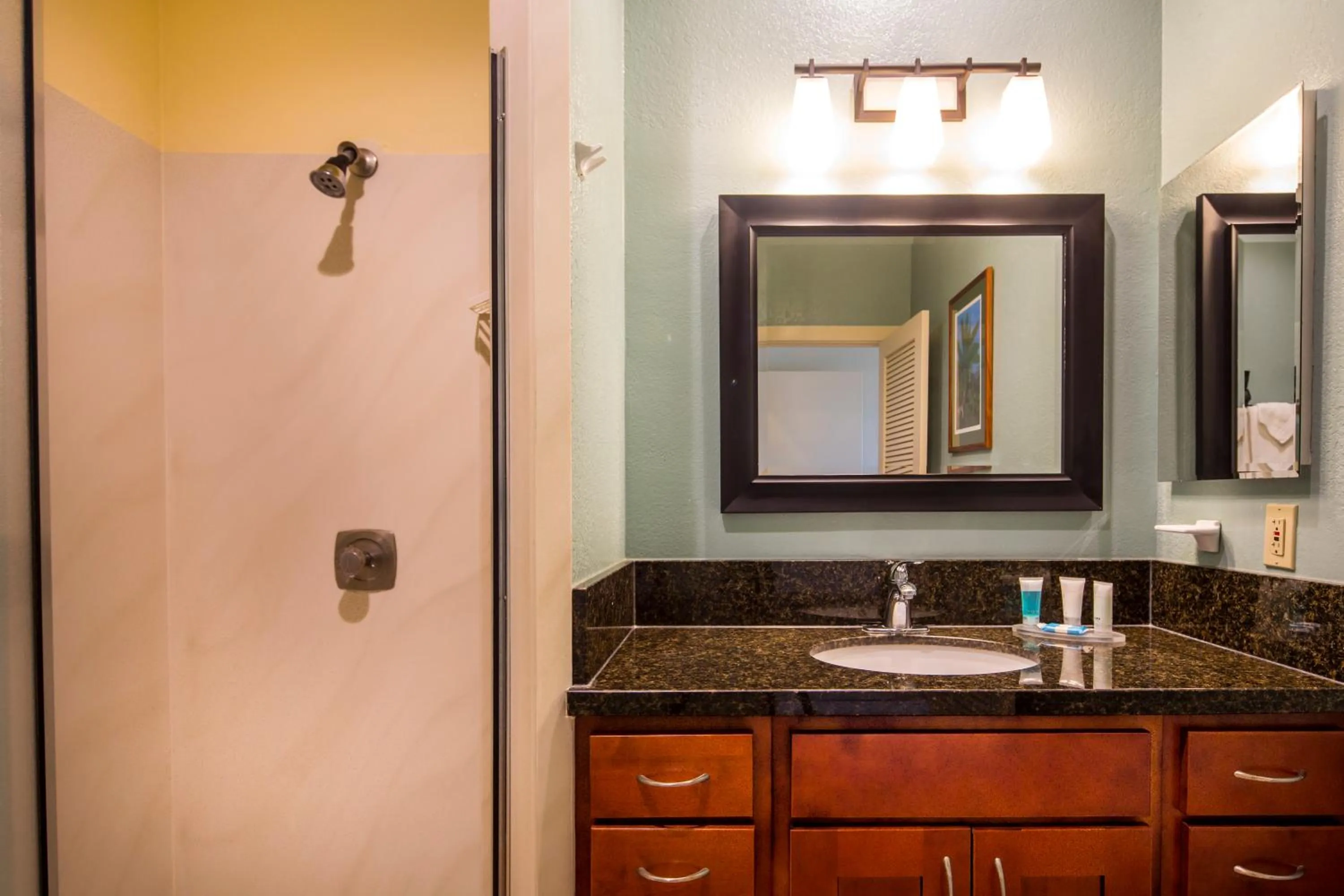 Bathroom in Castle Kaha Lani Resort