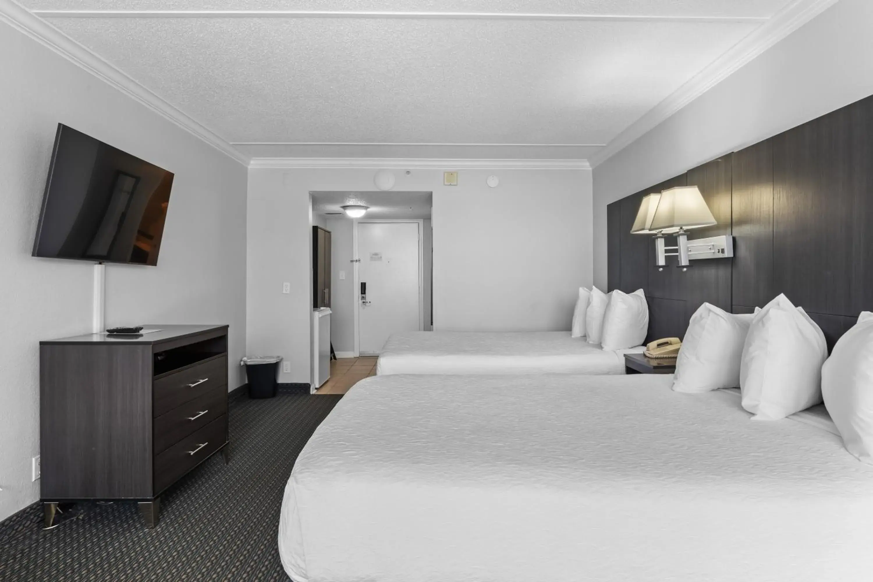 Double Room with Pool View in Grande Shores Double Room with Pool View in Grande Shores