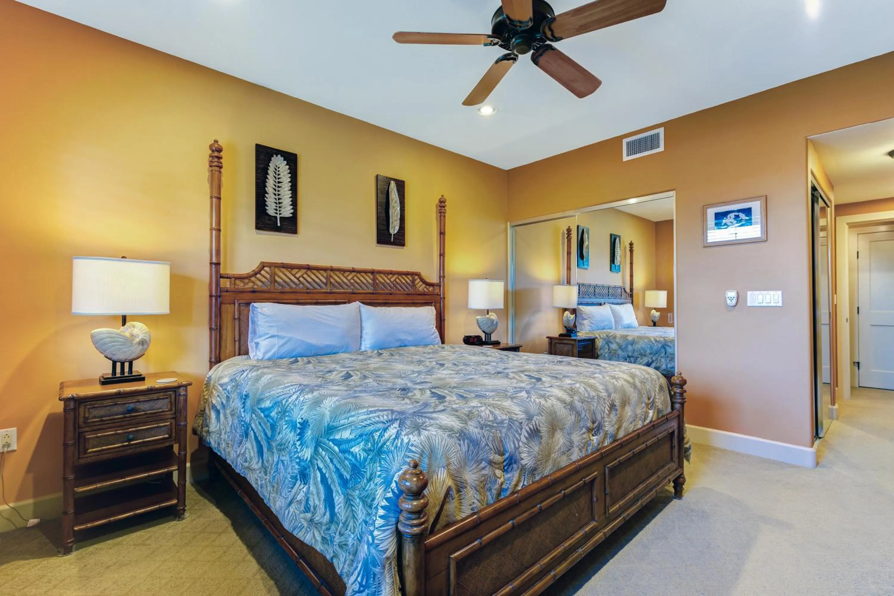 Bedroom, Bed in Castle Hali'i Kai at Waikoloa