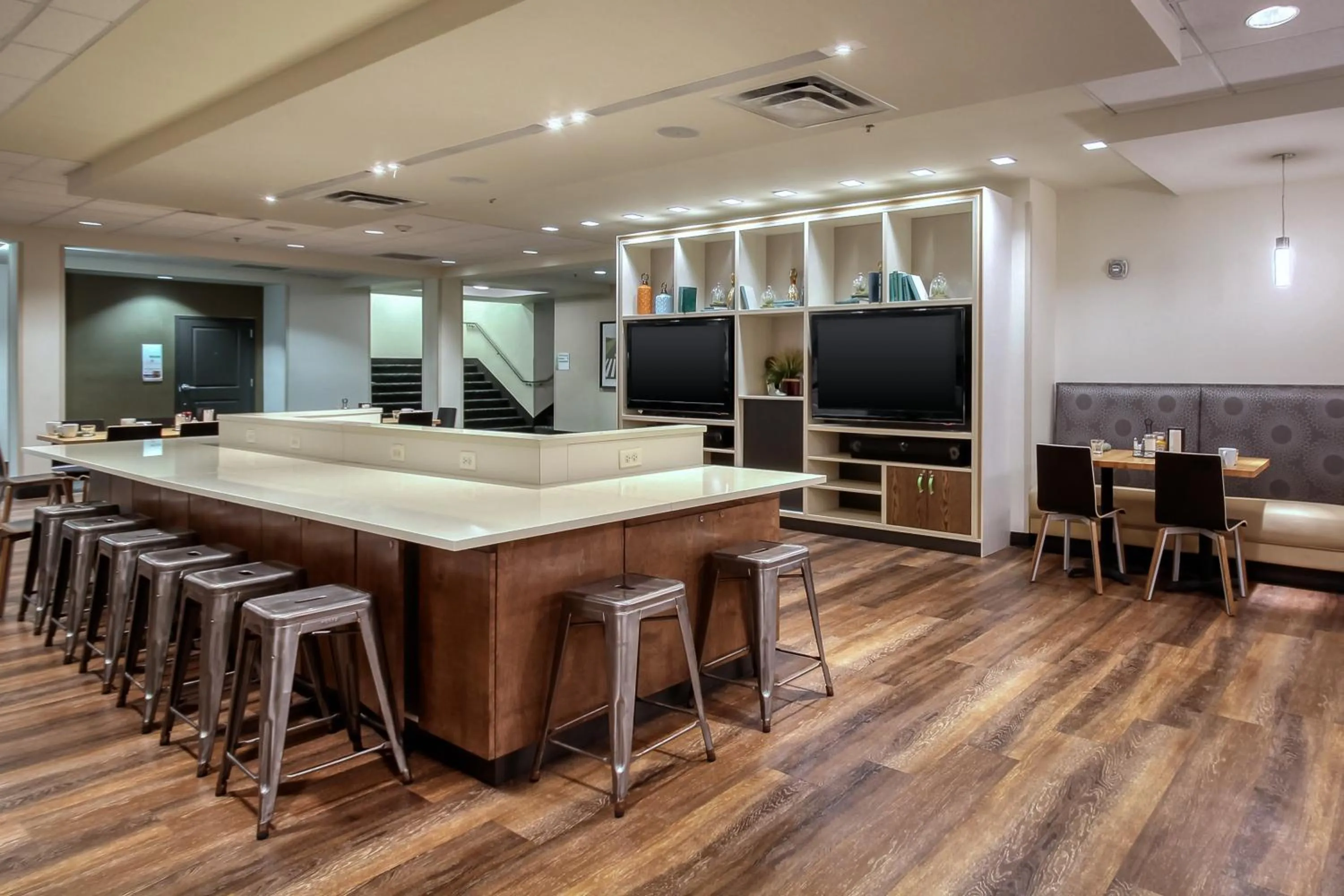 Restaurant/places to eat in Holiday Inn & Suites Atlanta Airport North by IHG