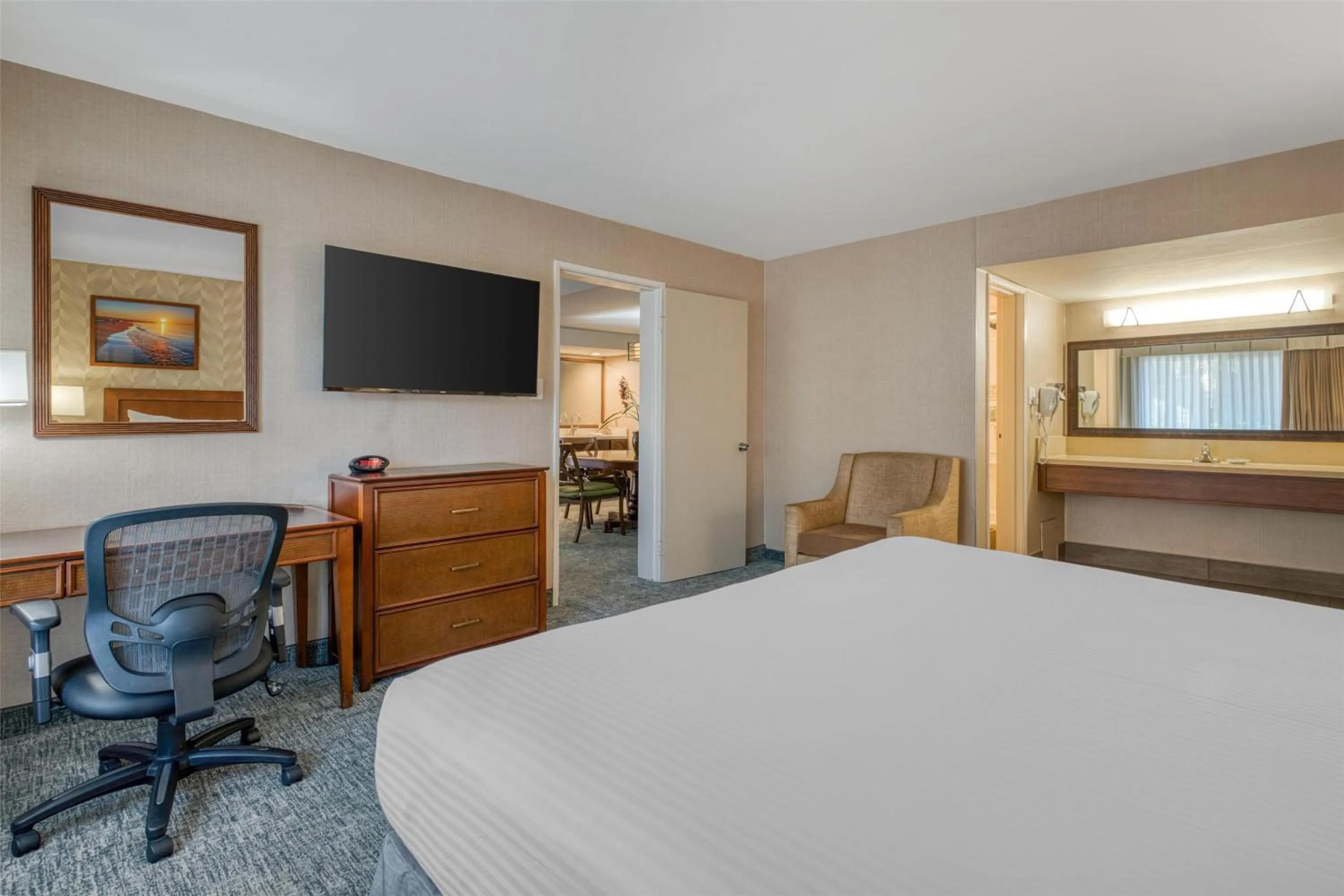 Photo of the whole room, Bed in Best Western Seven Seas