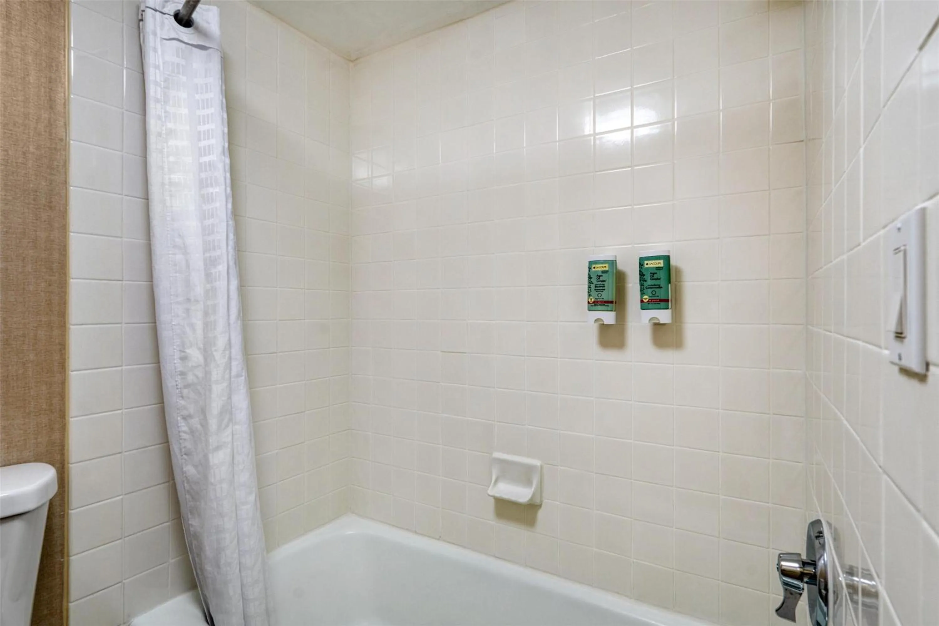 Bathroom in Best Western Seven Seas