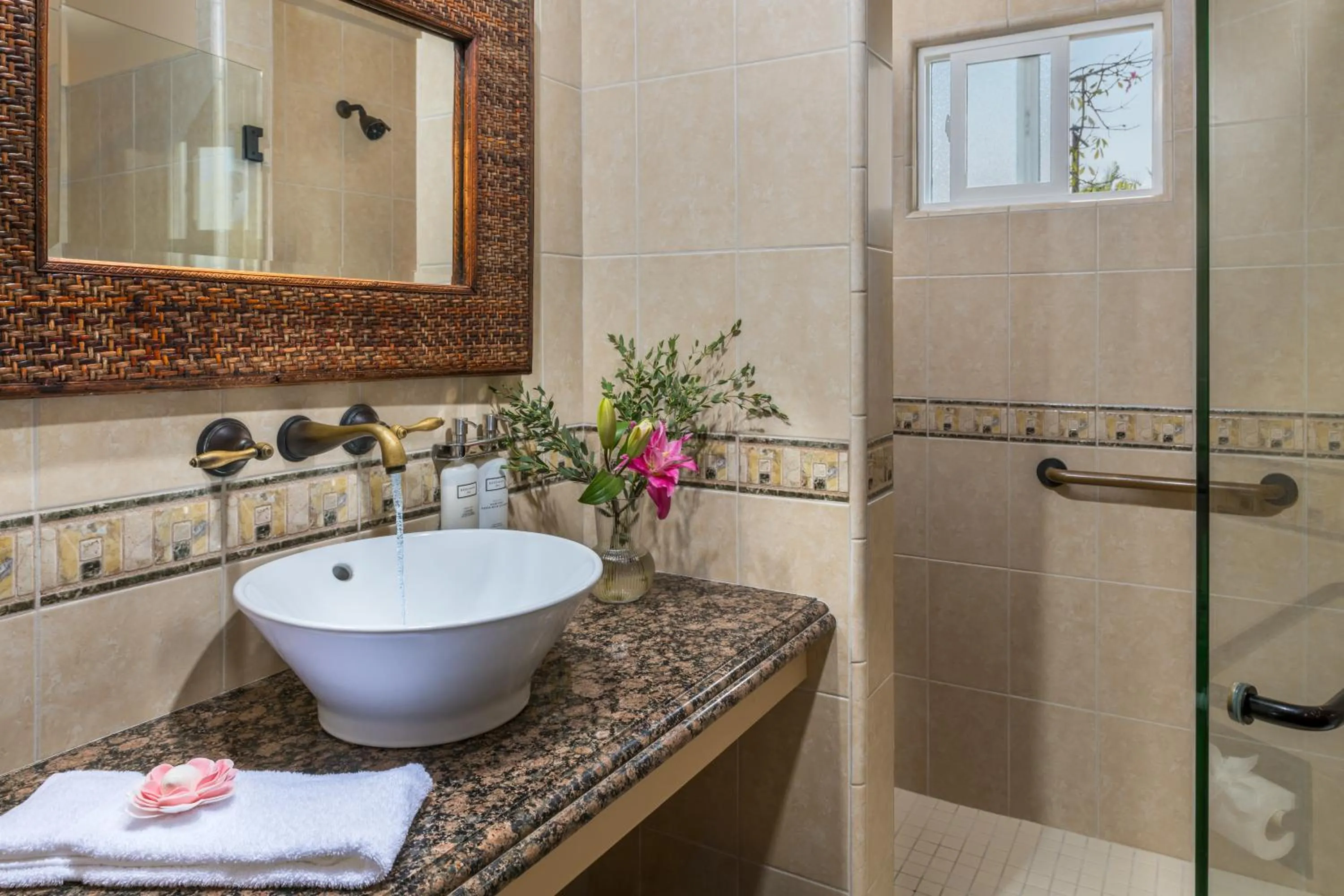 Shower in The Eagle Inn