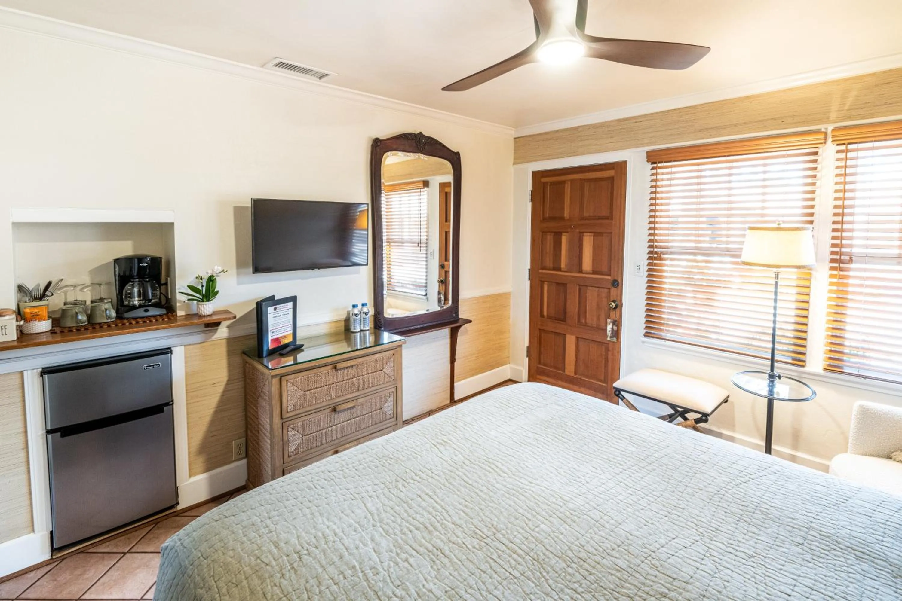 TV and multimedia, Bed in Harbor House Inn