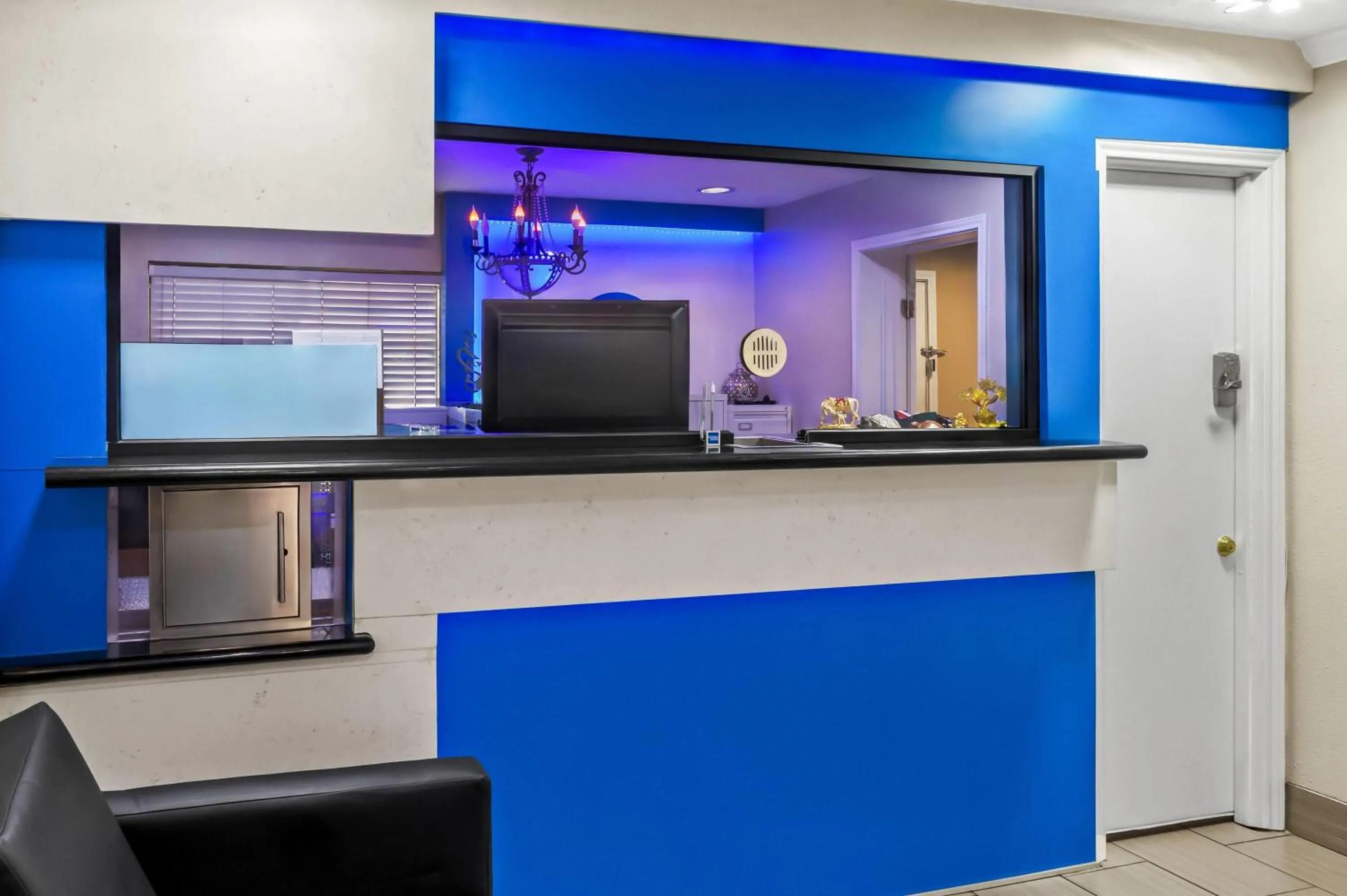 Lobby or reception in Days Inn by Wyndham Houston East