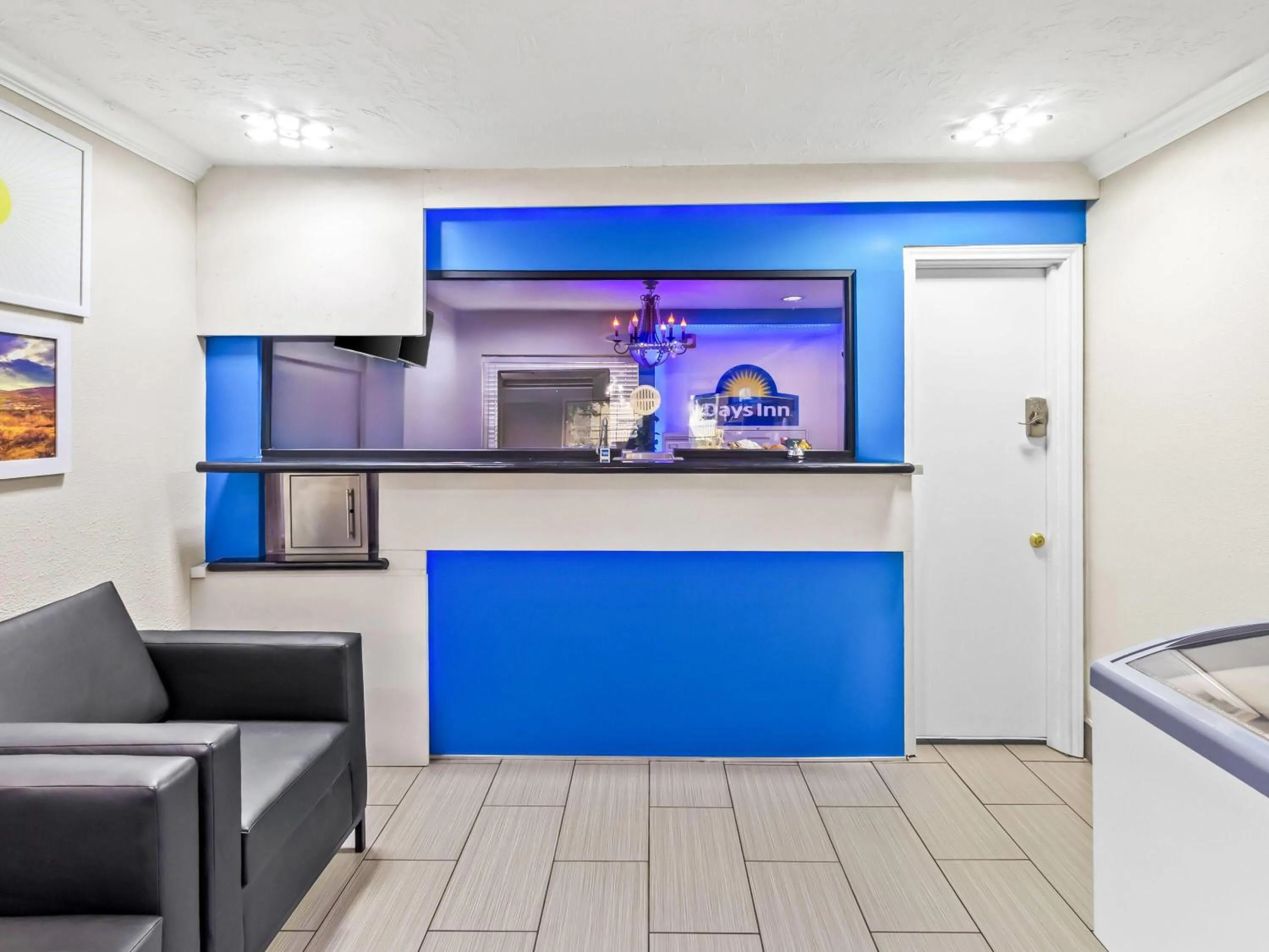 Lobby or reception in Days Inn by Wyndham Houston East