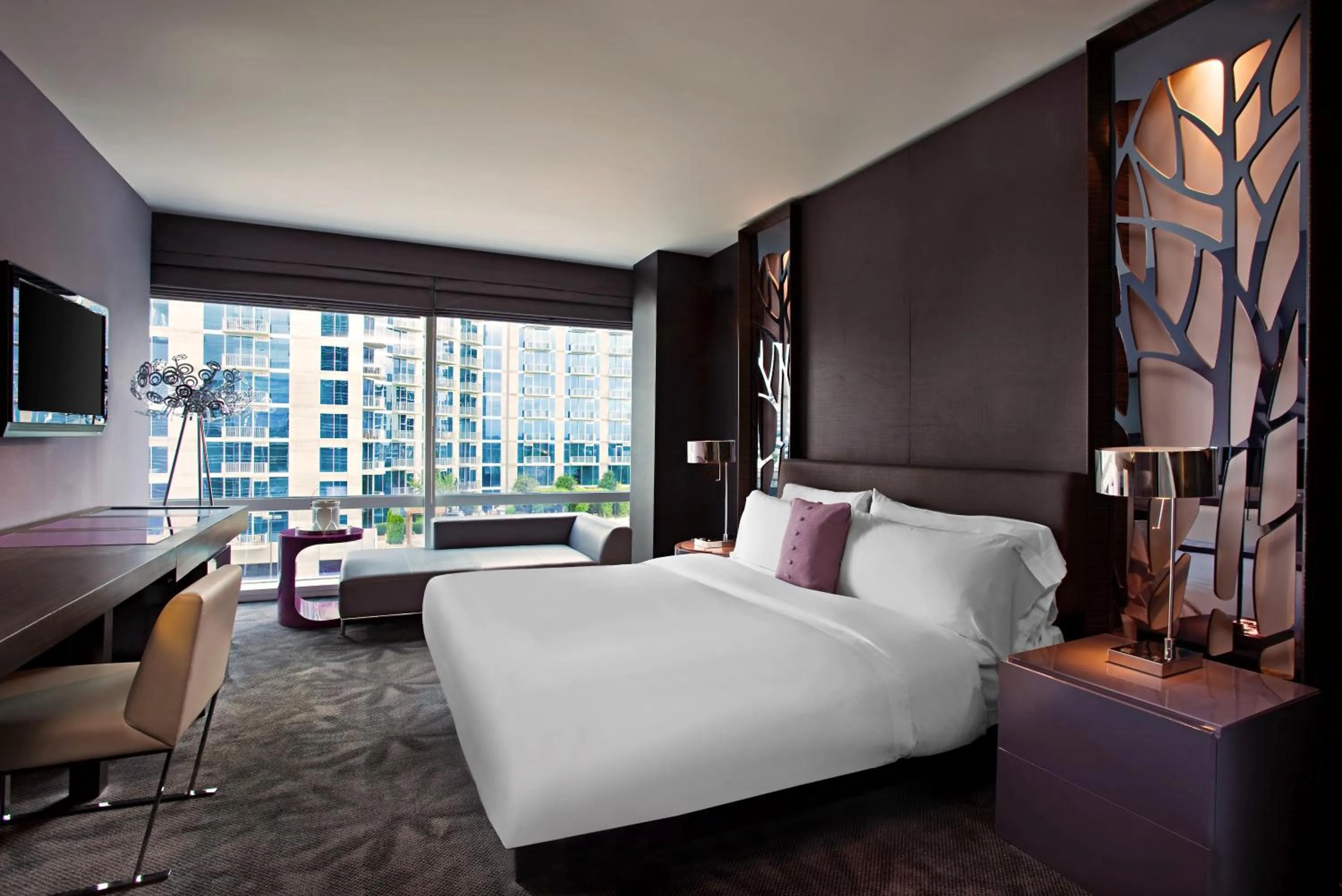 Bed in W Atlanta Downtown