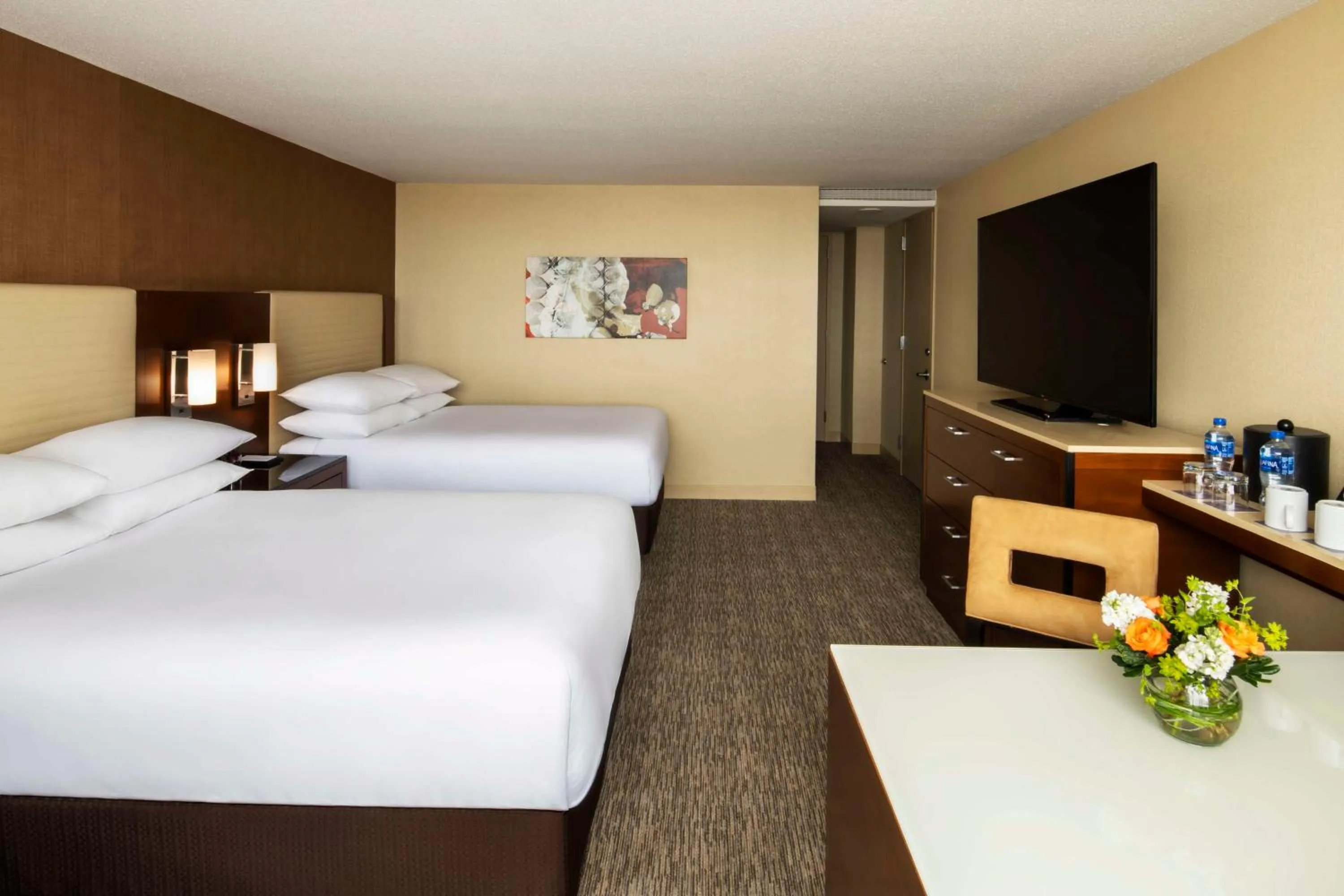 Bedroom, Bed in Hyatt Regency O'Hare Chicago