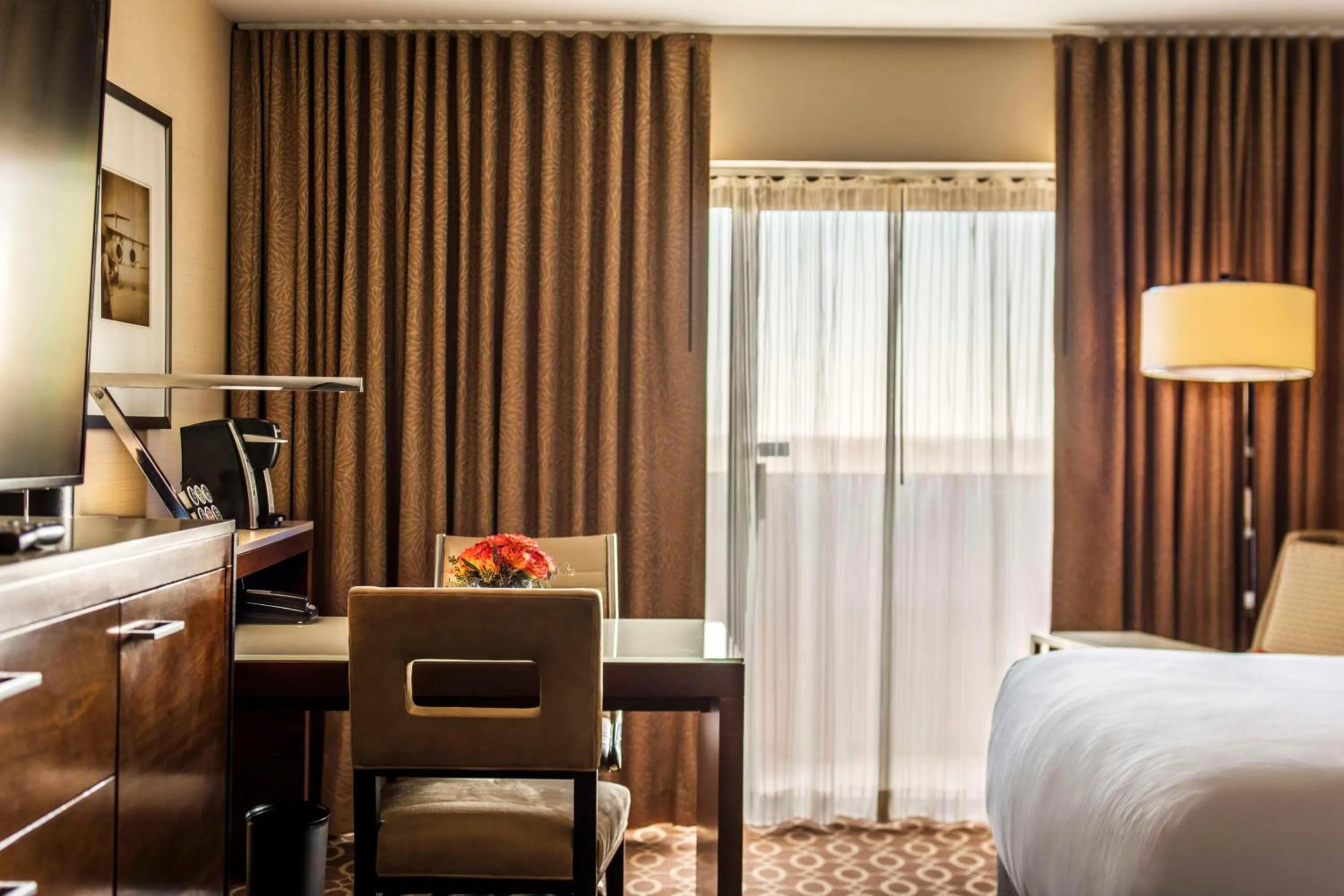 Bedroom, Bed in Hyatt Regency O'Hare Chicago