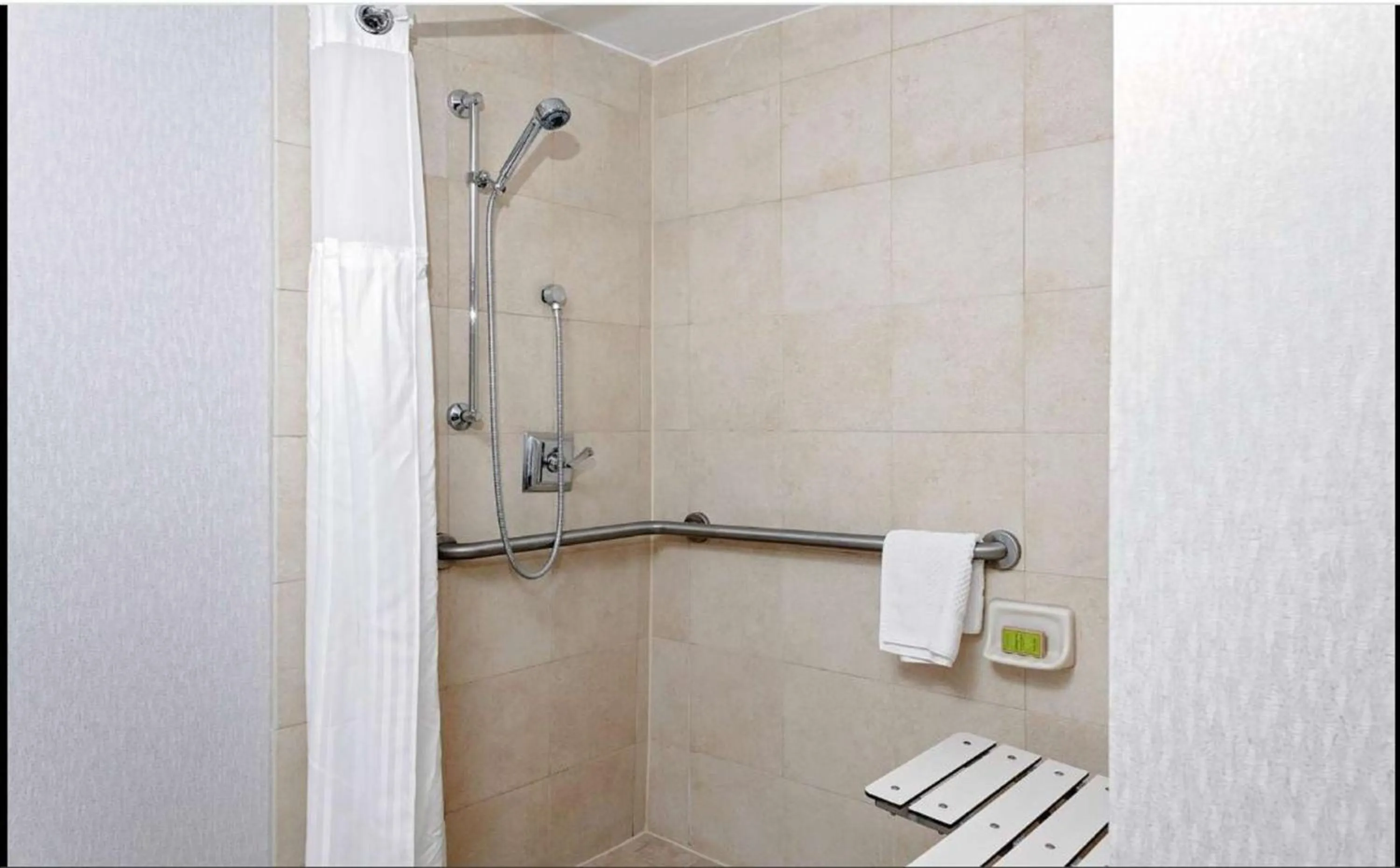 Bathroom in DoubleTree by Hilton Hotel & Executive Meeting Center Omaha-Downtown