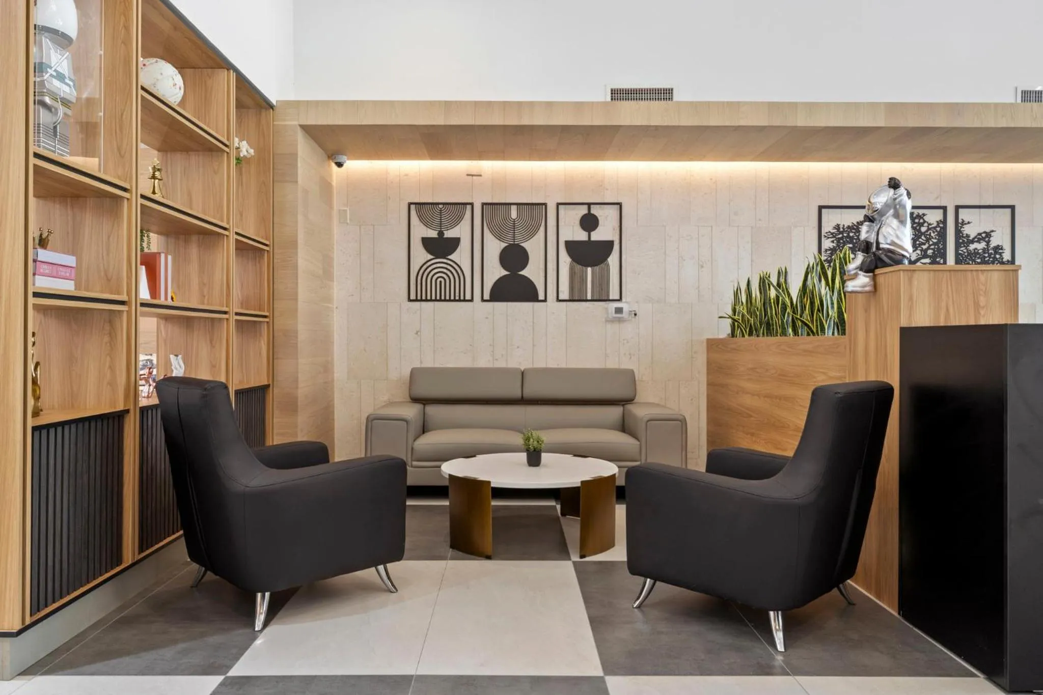 Property building in Kompose Boutique Hotel Houston Cy-Fair