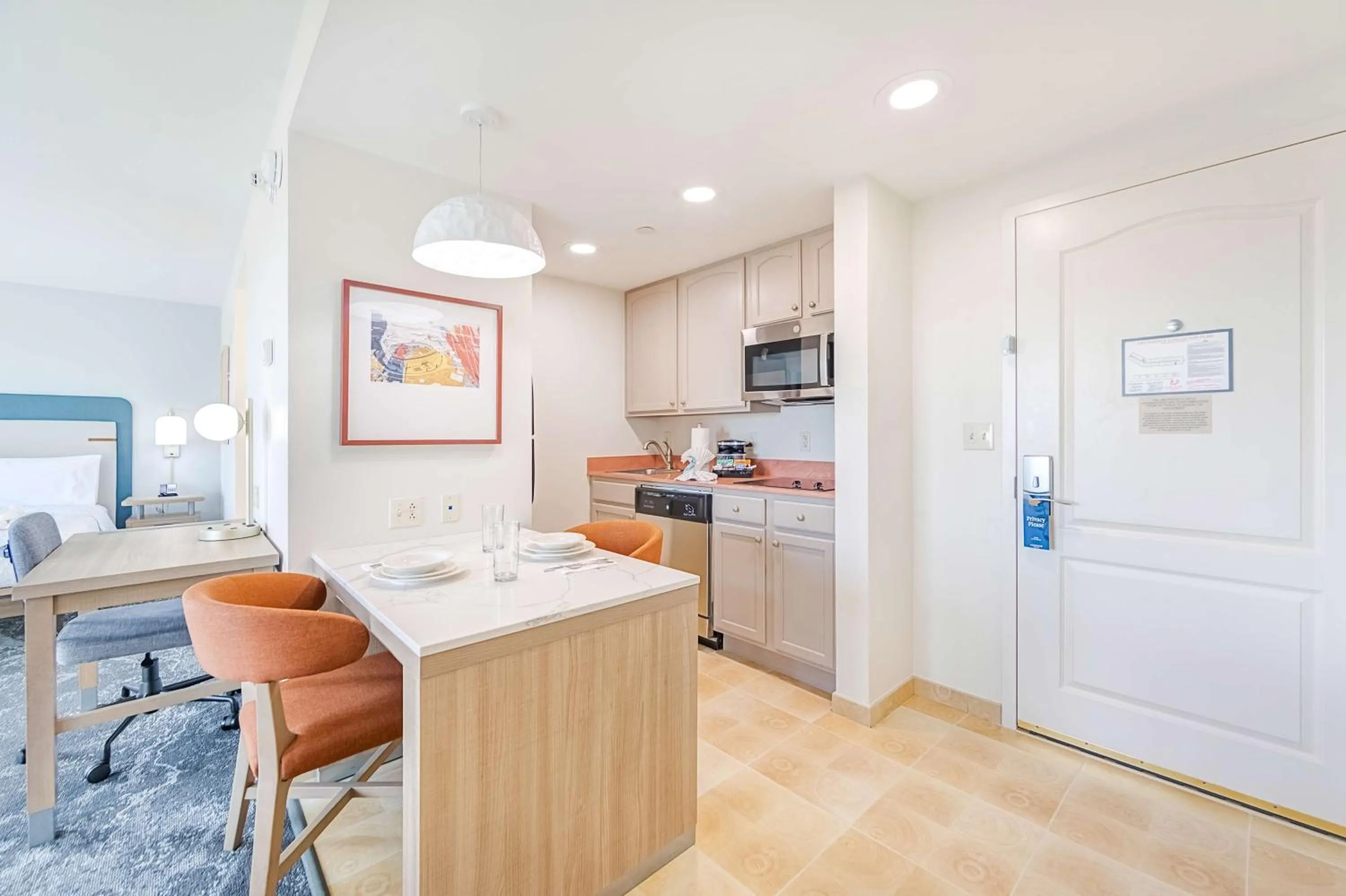 Kitchen or kitchenette in Homewood Suites by Hilton East Rutherford - Meadowlands, NJ
