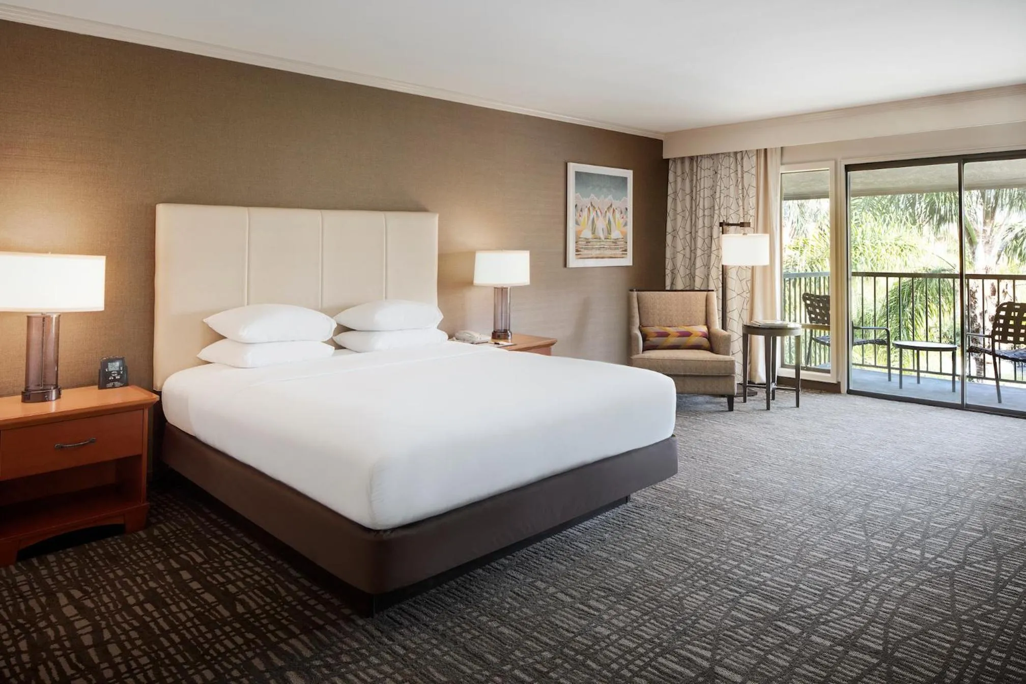 Bedroom, Bed in DoubleTree by Hilton Ontario Airport