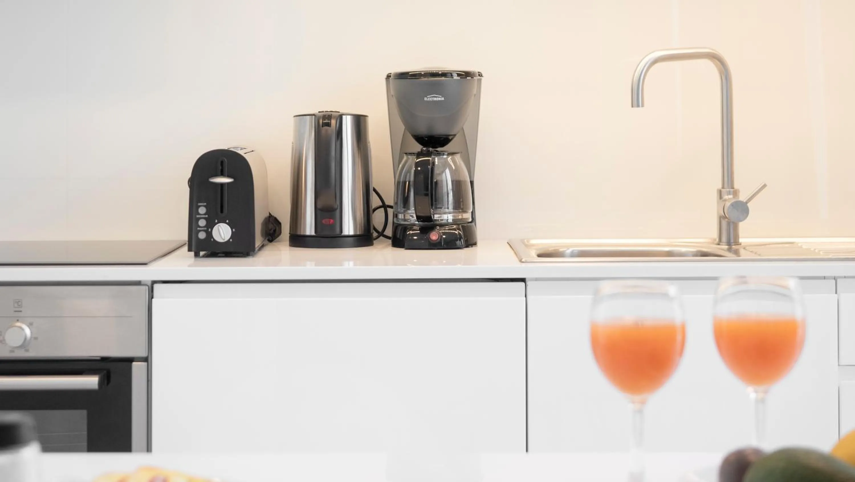 Kitchen or kitchenette in Lisbon Serviced Apartments - Parque