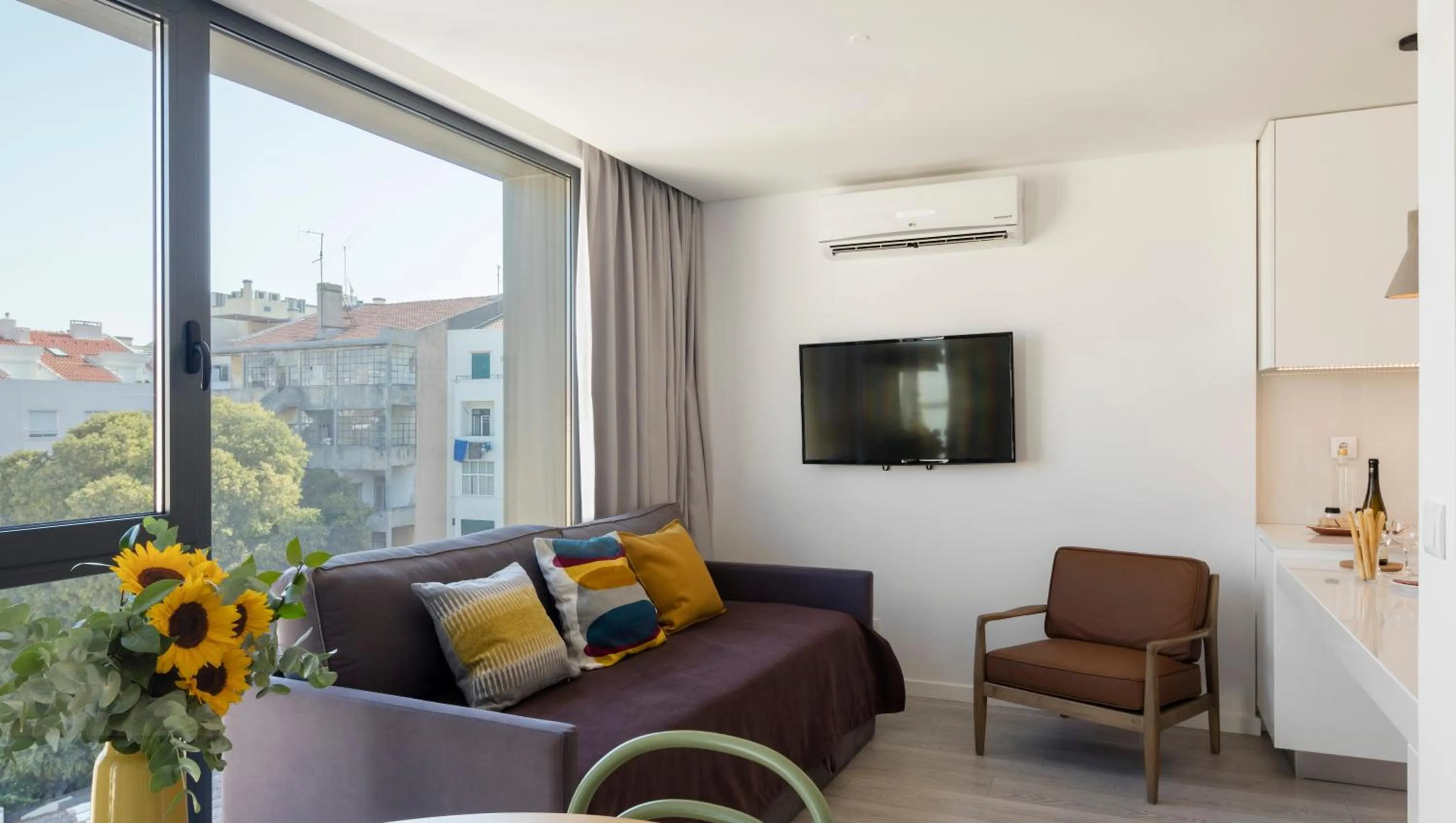 Living room in Lisbon Serviced Apartments - Parque