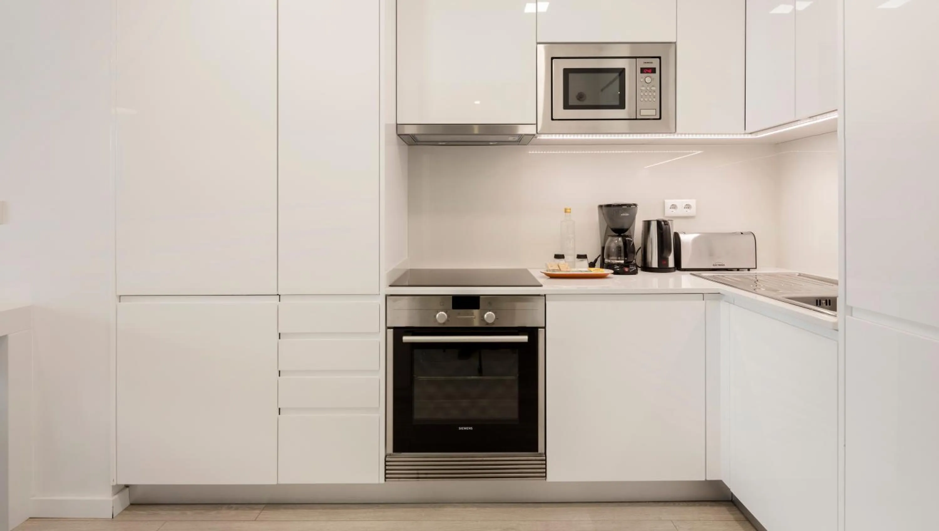 Kitchen or kitchenette in Lisbon Serviced Apartments - Parque