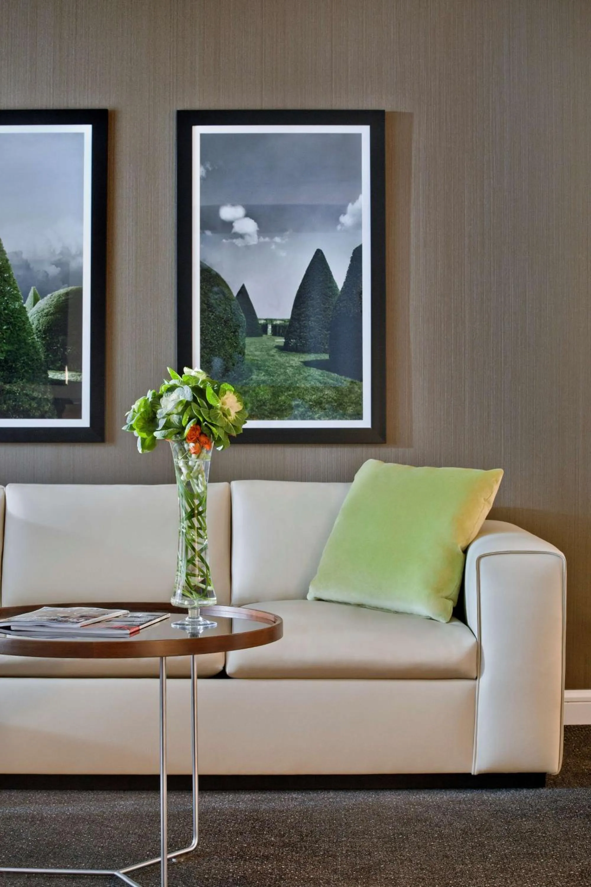 Living room in The Logan Philadelphia, Curio Collection by Hilton