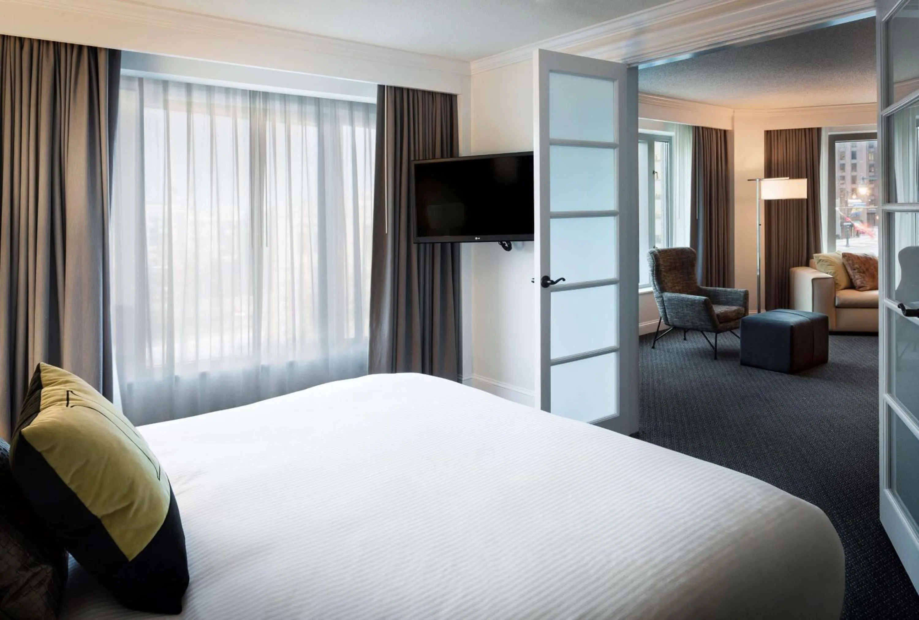 Bed in The Logan Philadelphia, Curio Collection by Hilton