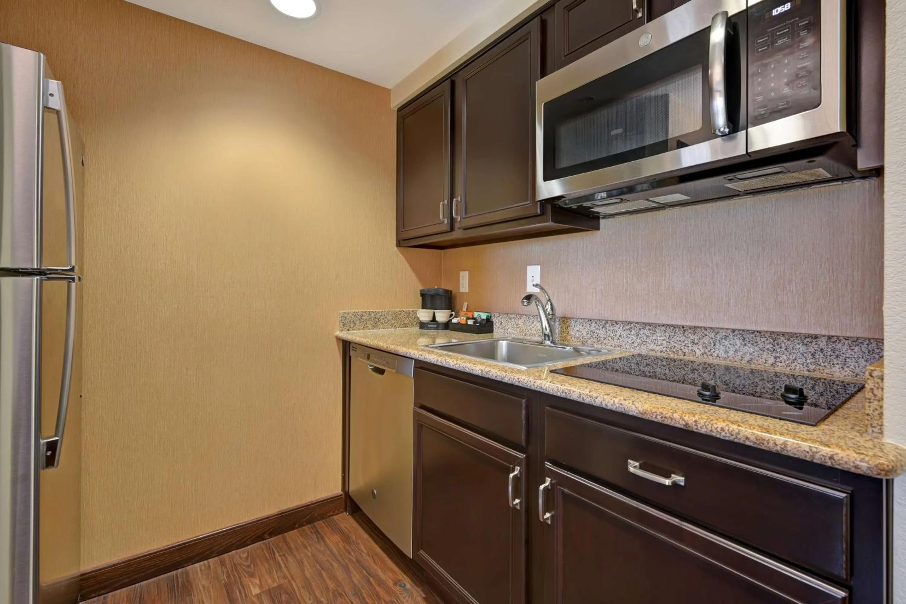 Kitchen or kitchenette in Homewood Suites by Hilton Denver Tech Center