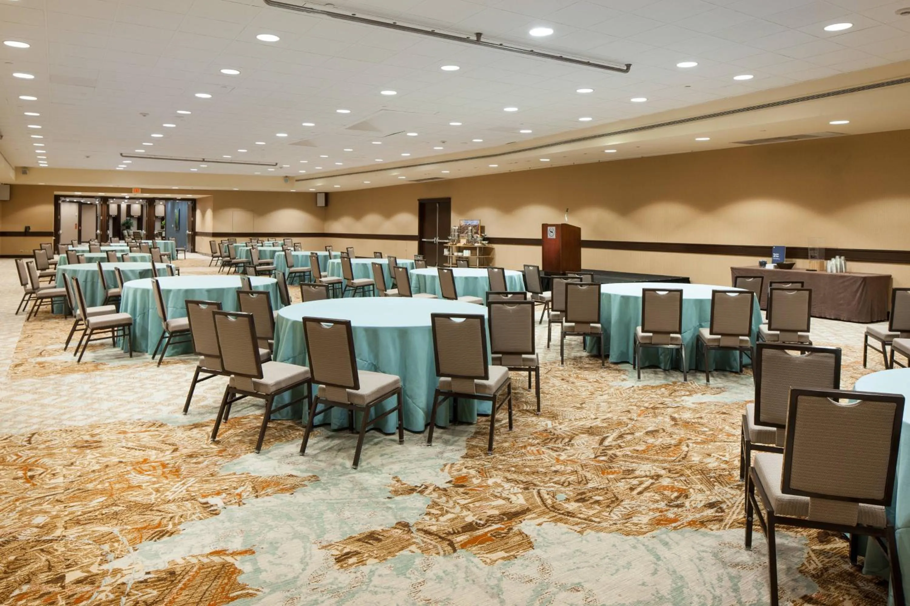 Meeting/conference room in Sheraton Waikiki Beach Resort