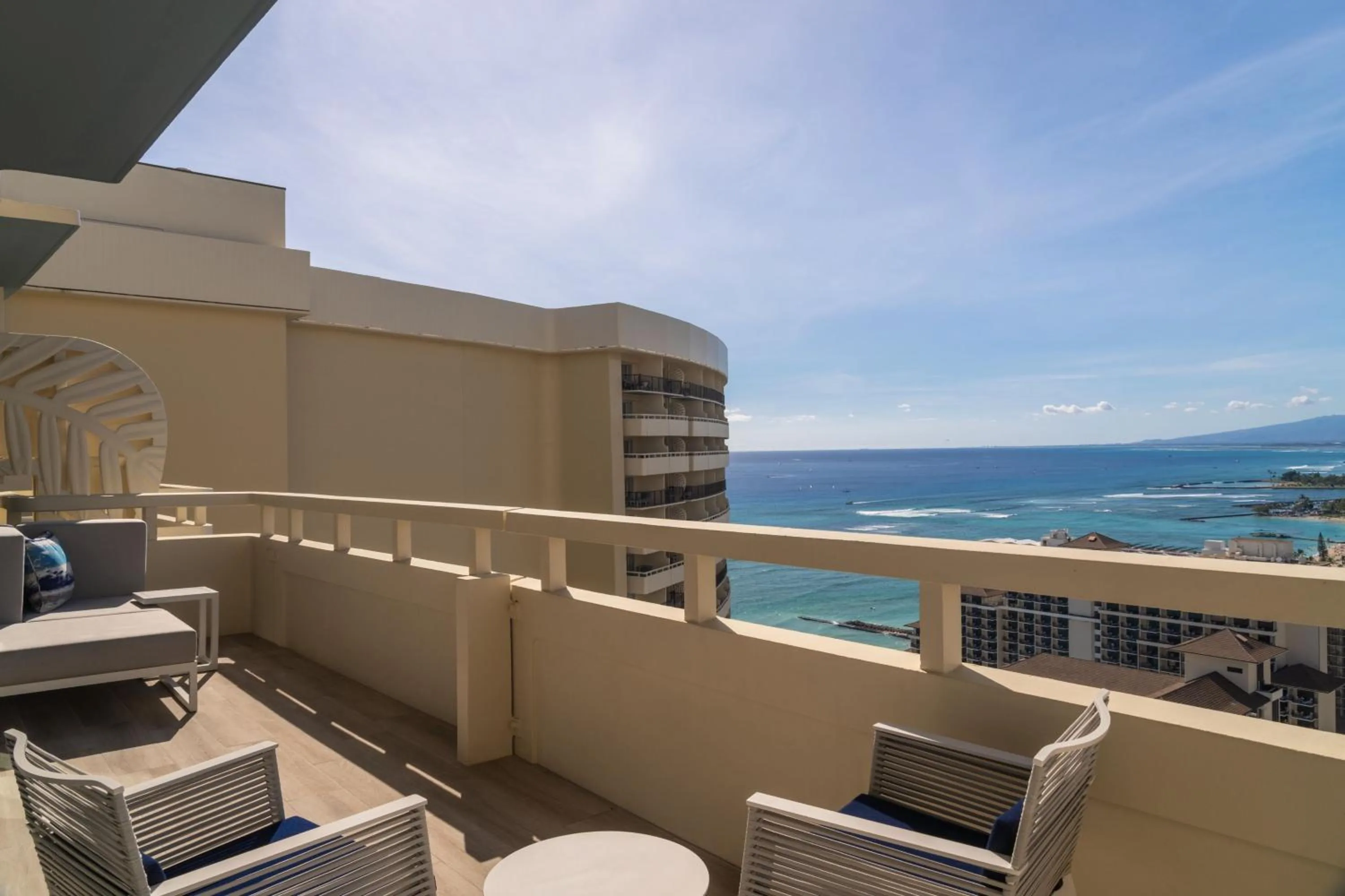Photo of the whole room in Sheraton Waikiki Beach Resort