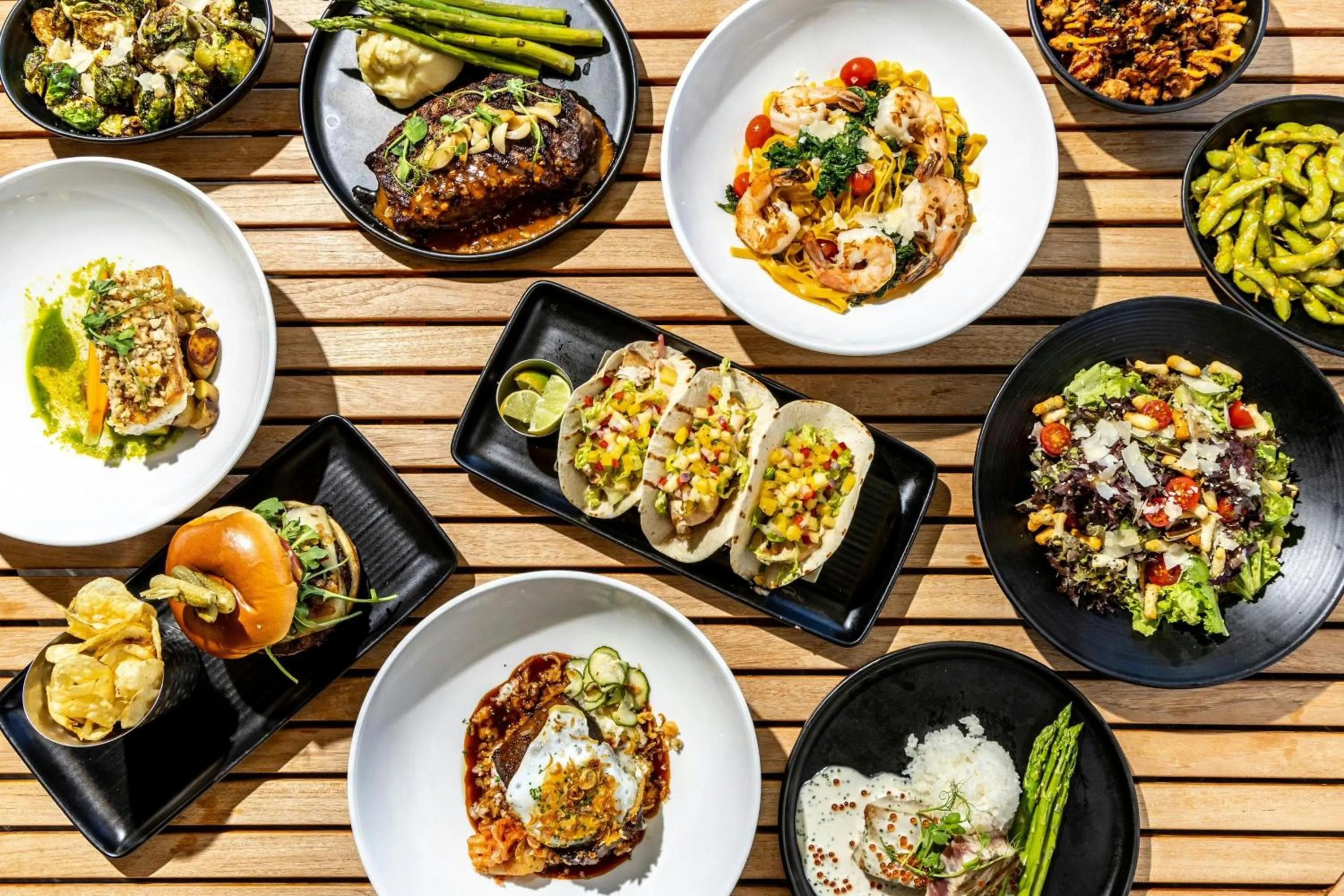 Restaurant/places to eat in Sheraton Waikiki Beach Resort