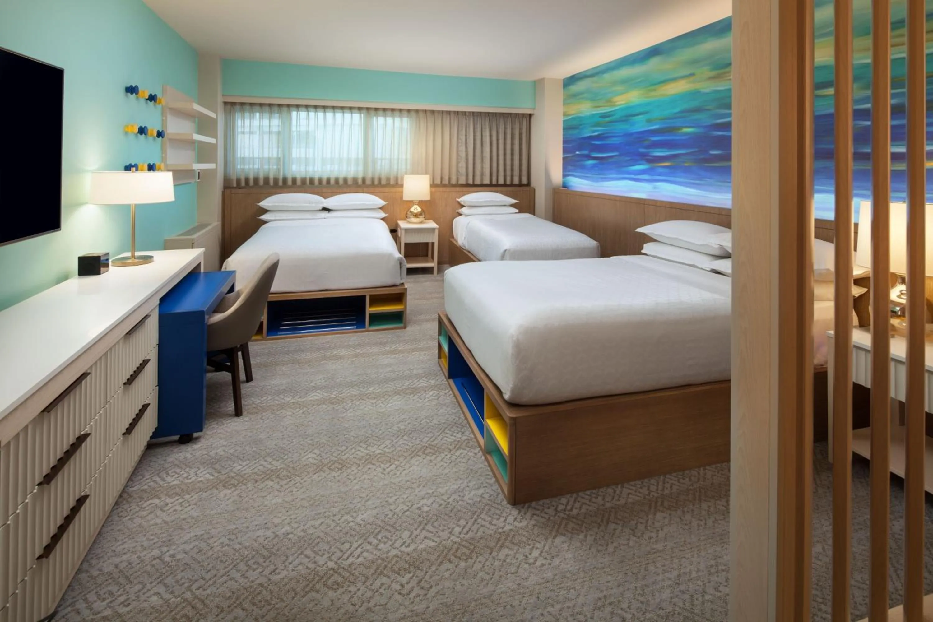 Photo of the whole room, Bed in Sheraton Waikiki Beach Resort