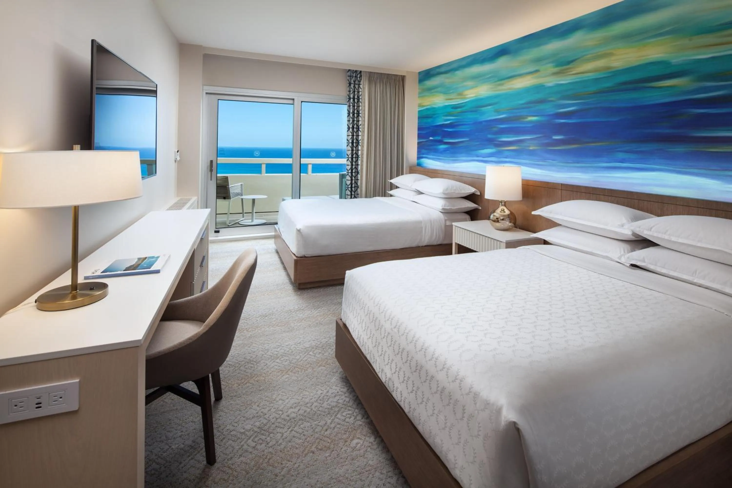 Photo of the whole room, Bed in Sheraton Waikiki Beach Resort